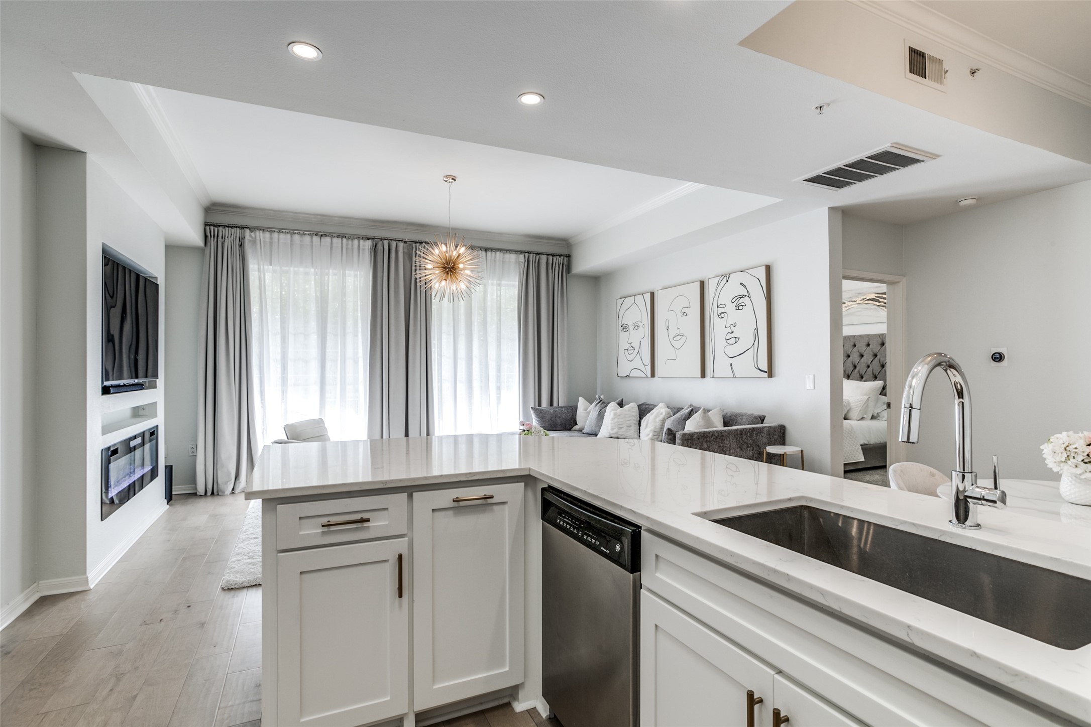 3225 Turtle Creek Boulevard Dallas TX 75219