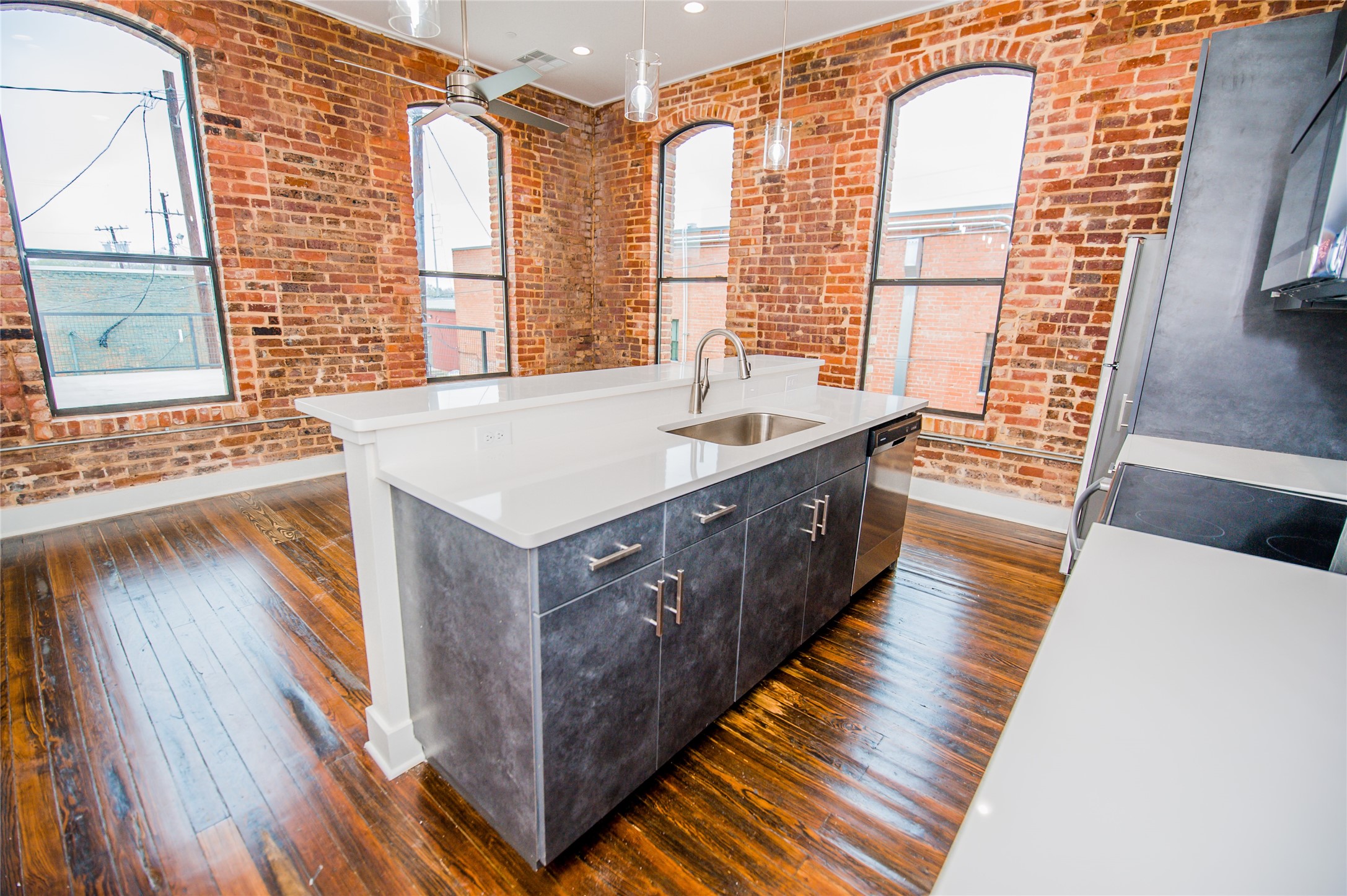 110 W Knox Street Ennis TX 75119