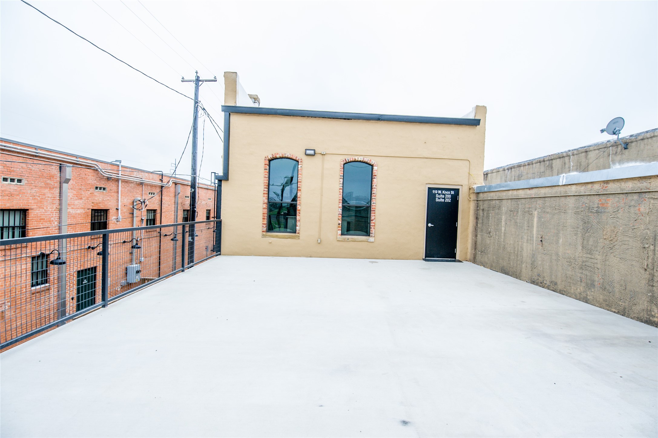 110 W Knox Street Ennis TX 75119