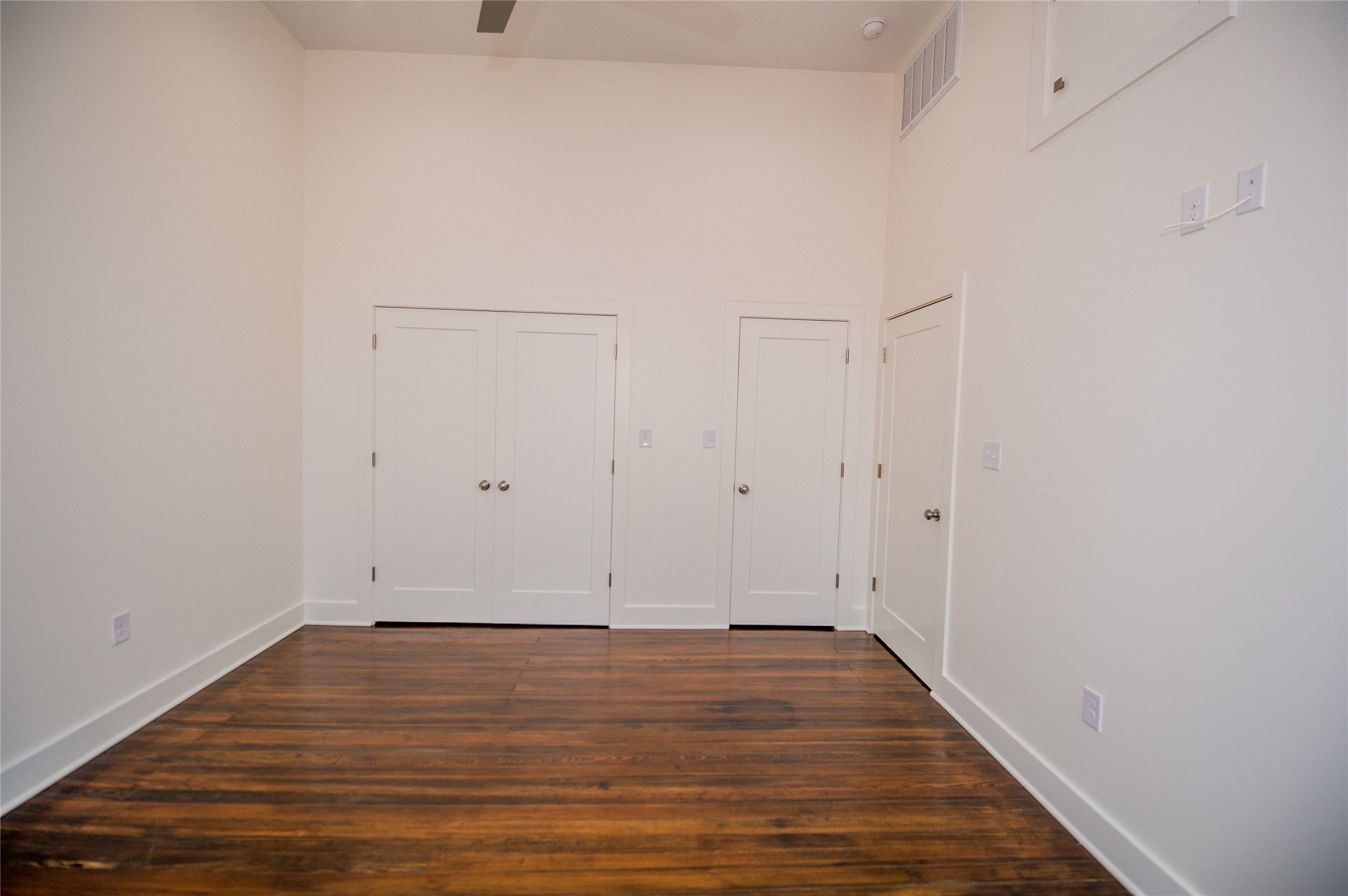 110 W Knox Street Ennis TX 75119