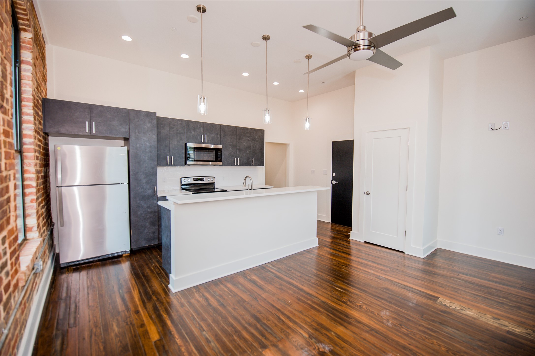 110 W Knox Street Ennis TX 75119