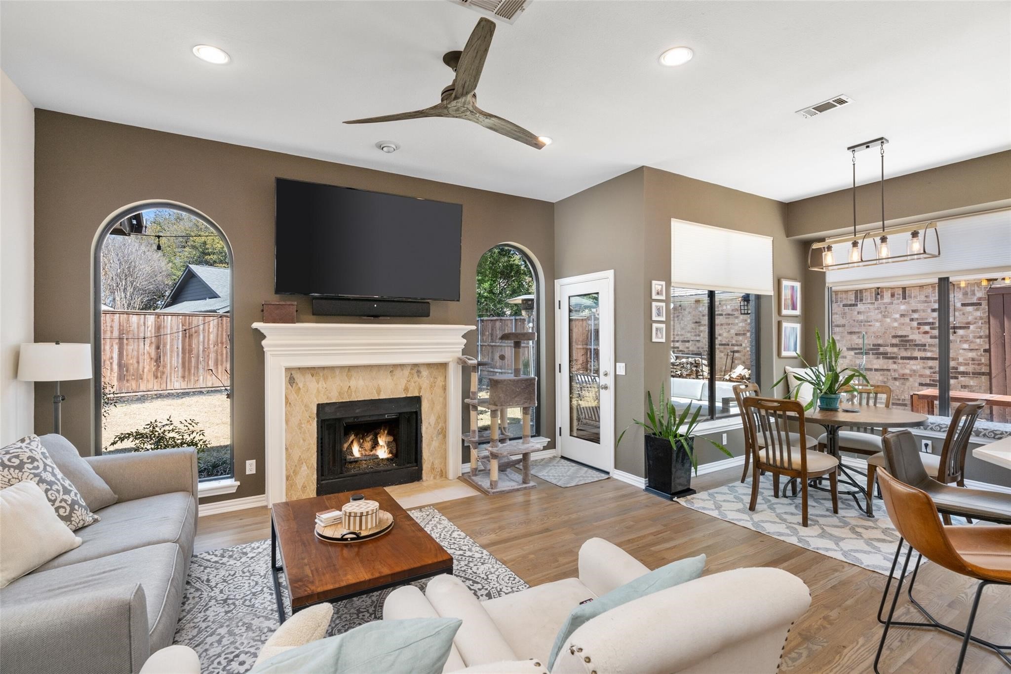 4011 Azure Lane Addison TX 75001