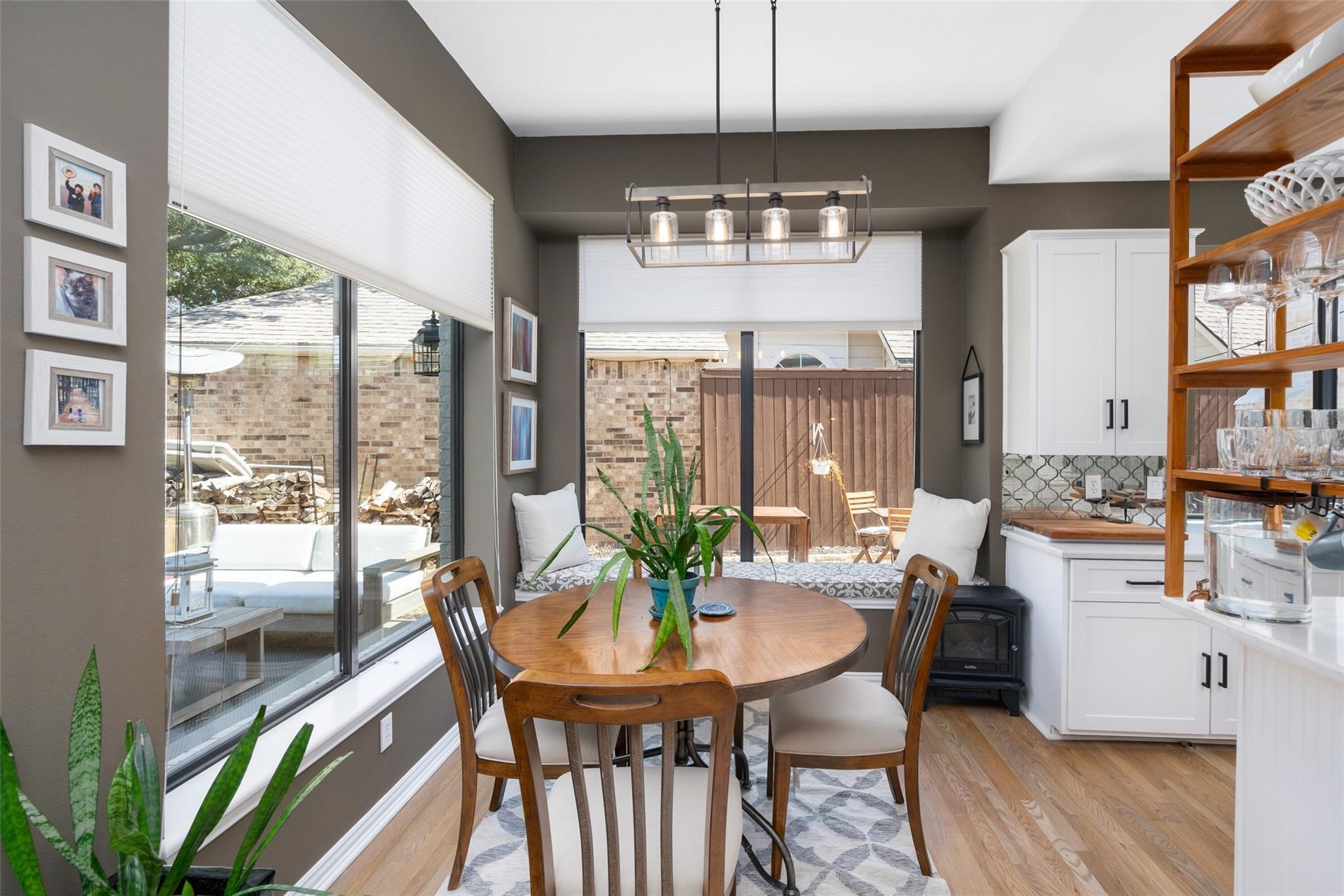 4011 Azure Lane Addison TX 75001