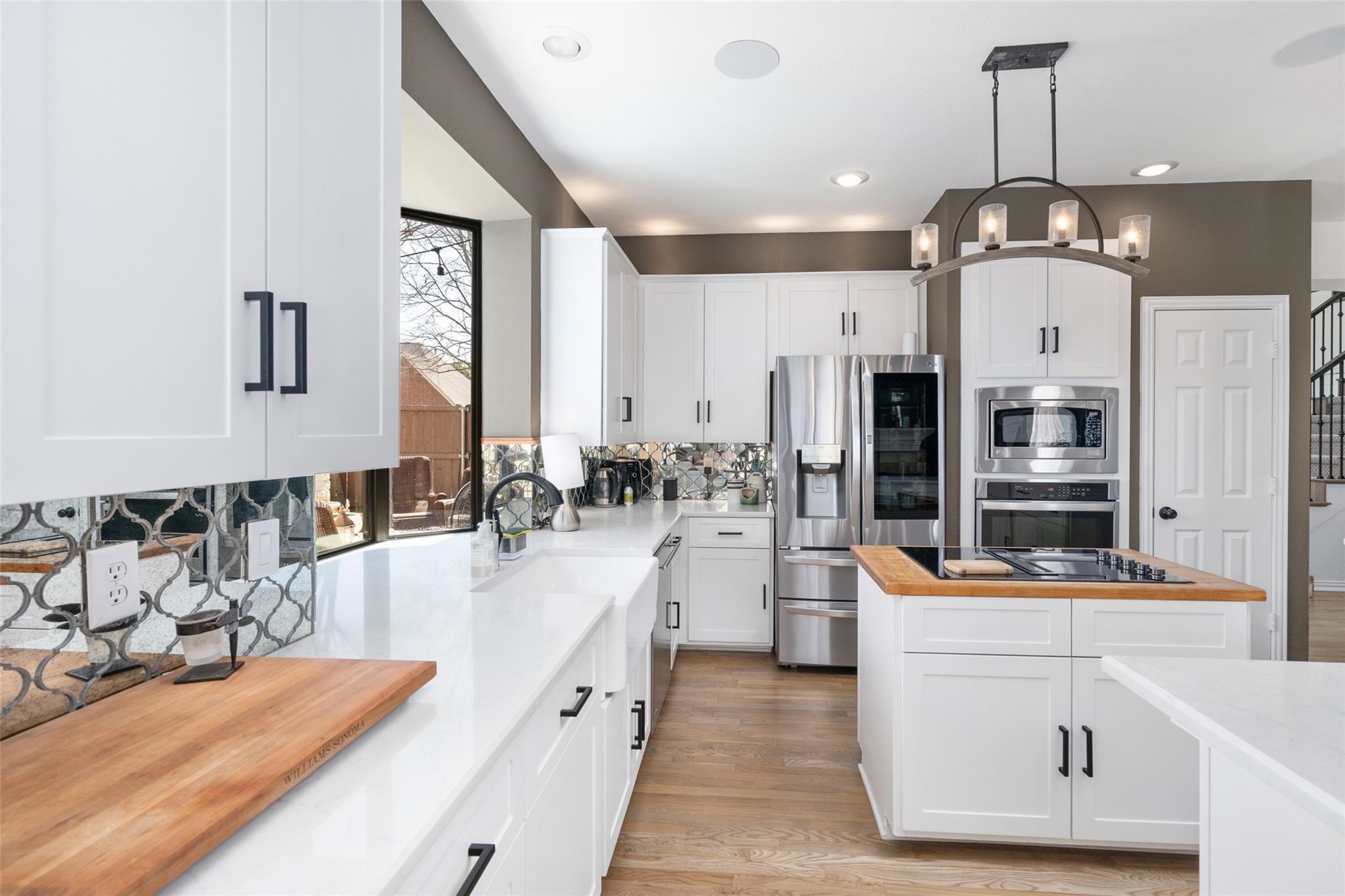 4011 Azure Lane Addison TX 75001