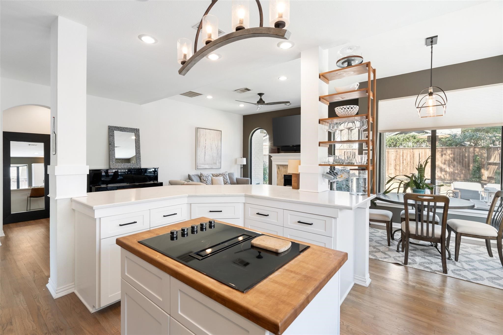4011 Azure Lane Addison TX 75001