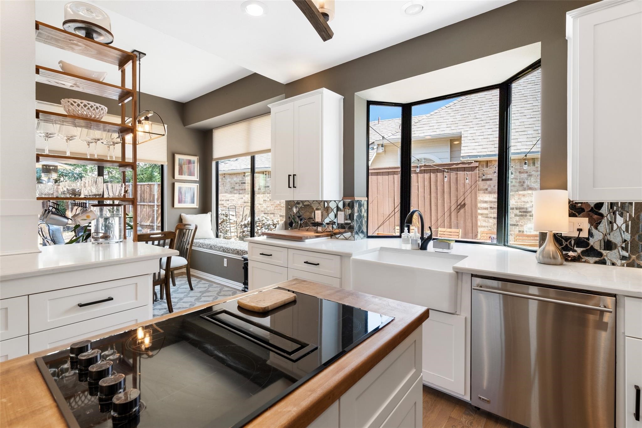 4011 Azure Lane Addison TX 75001