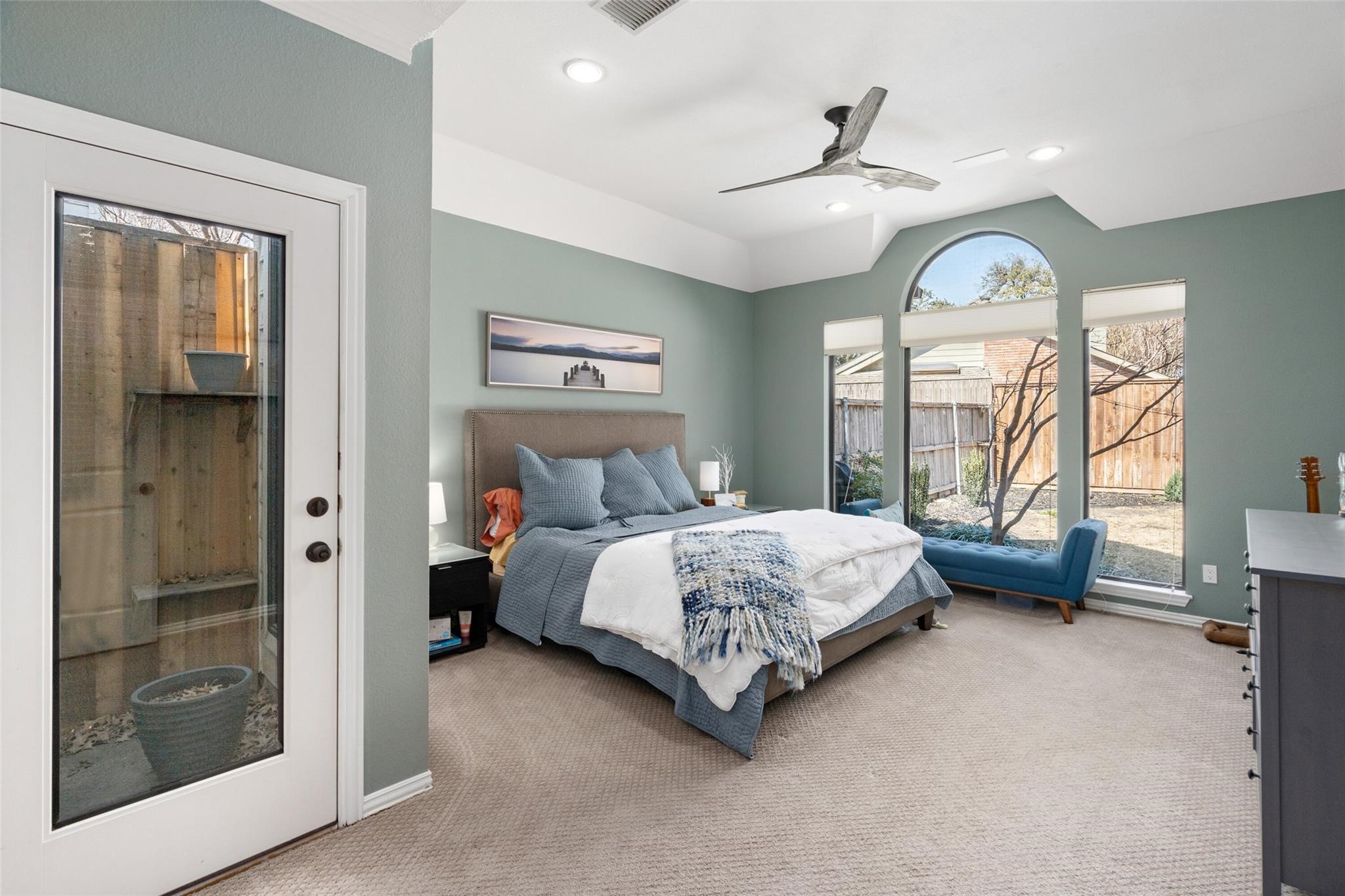 4011 Azure Lane Addison TX 75001