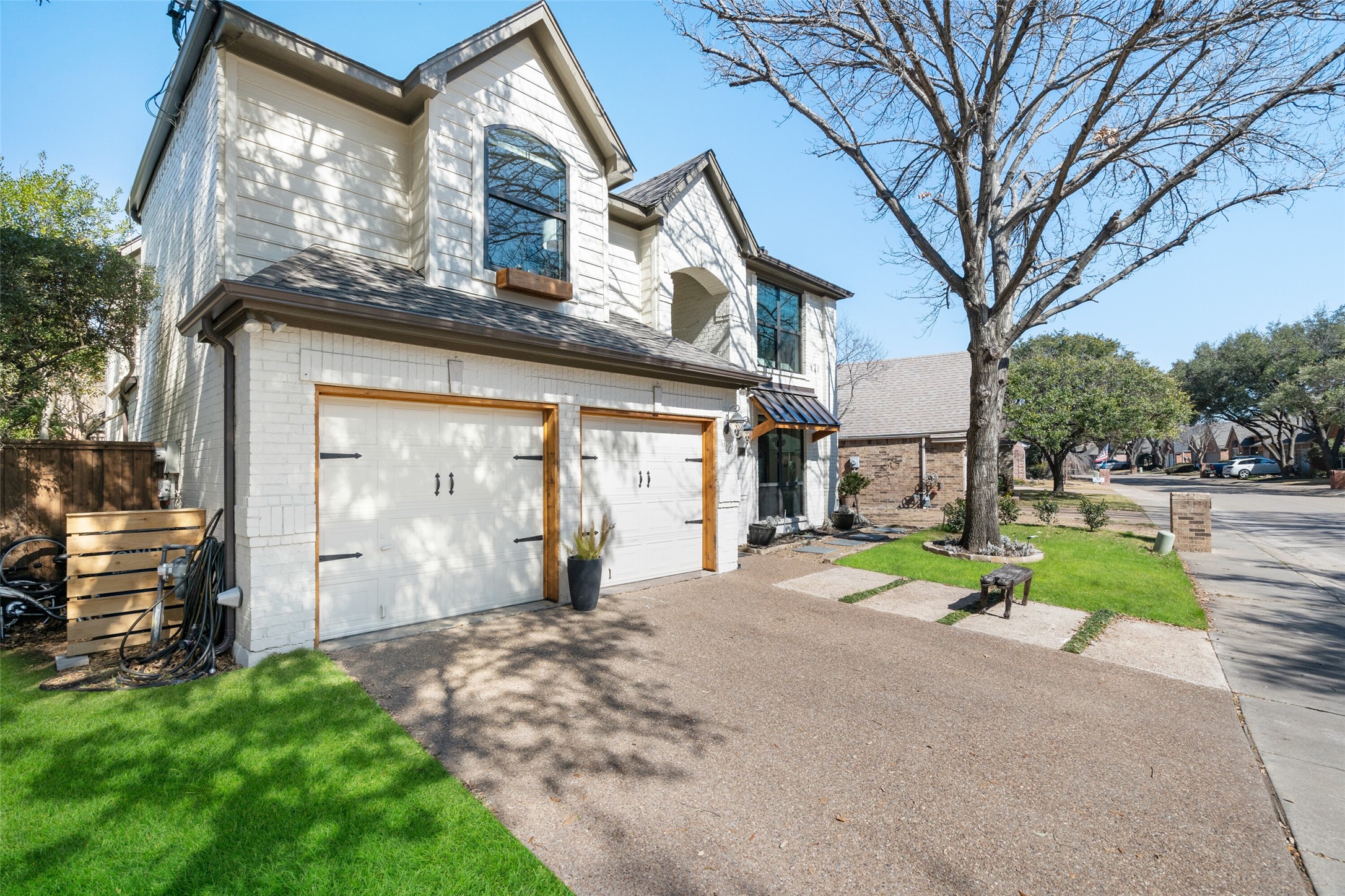 4011 Azure Lane Addison TX 75001