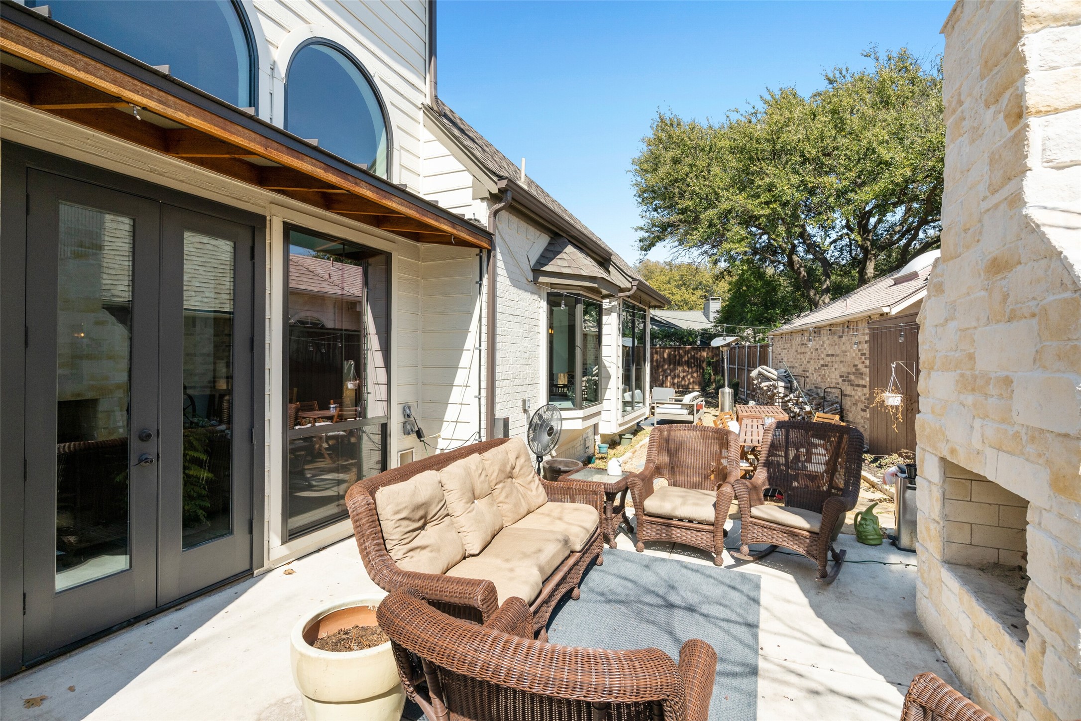 4011 Azure Lane Addison TX 75001