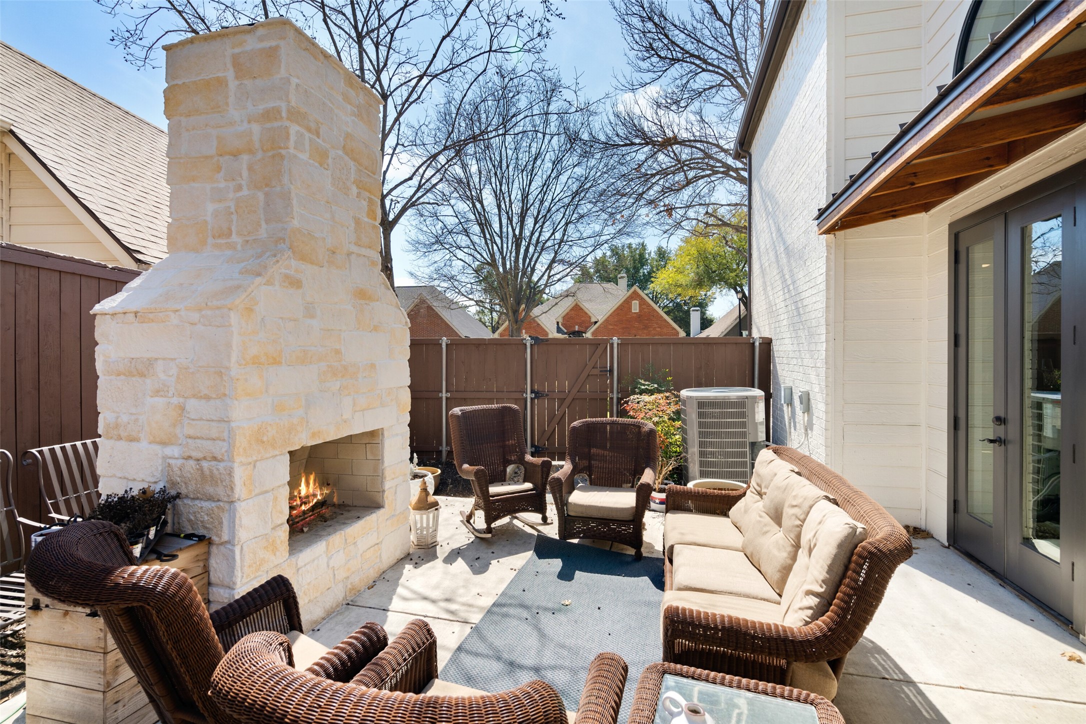 4011 Azure Lane Addison TX 75001