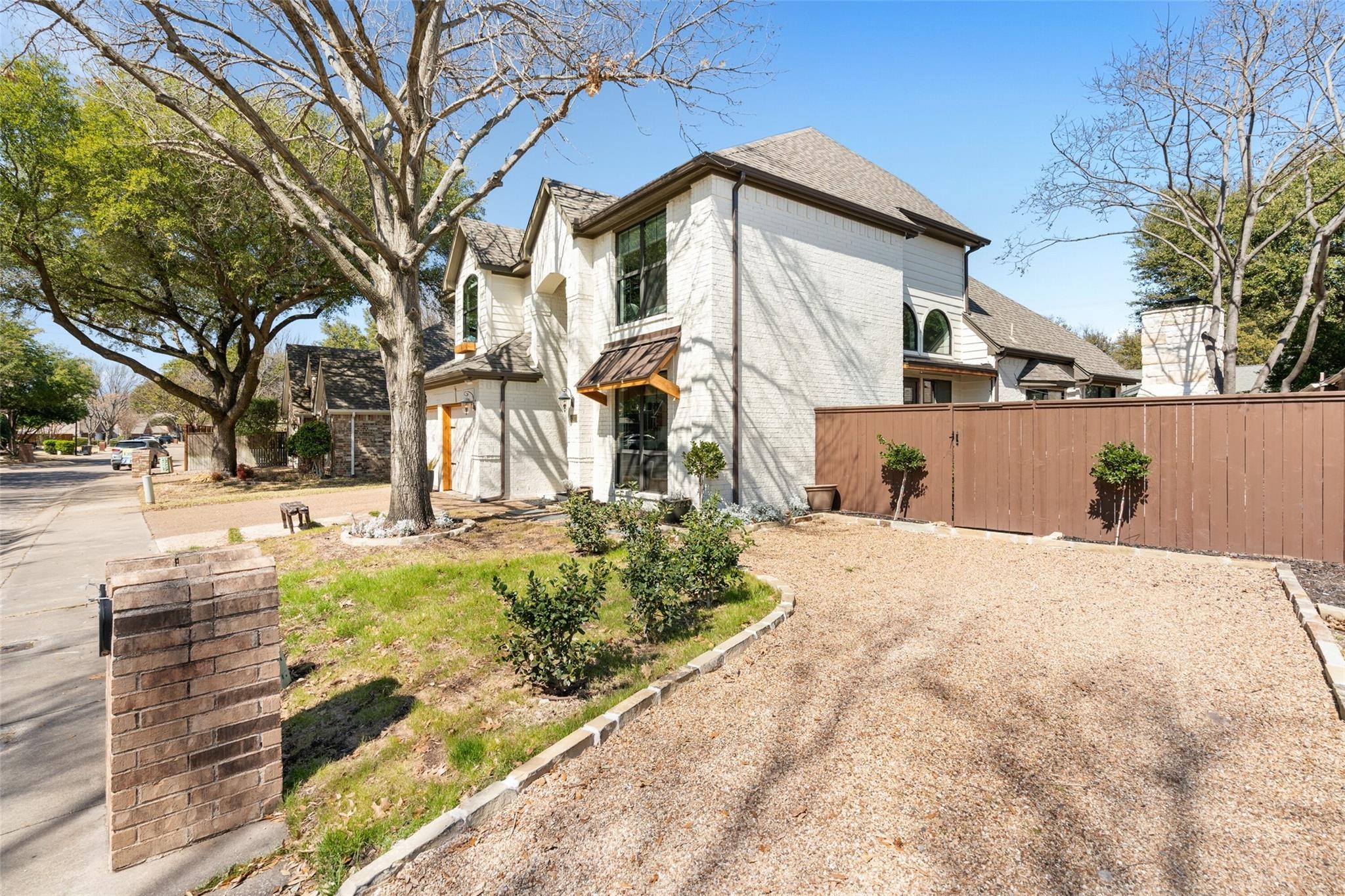 4011 Azure Lane Addison TX 75001