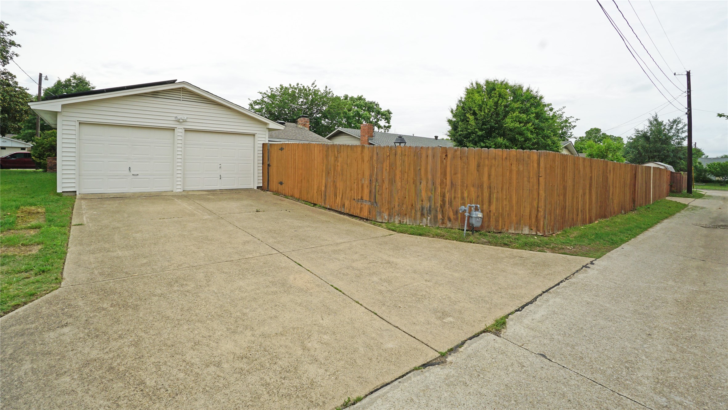 1622 Crest Park Drive Garland TX 75042
