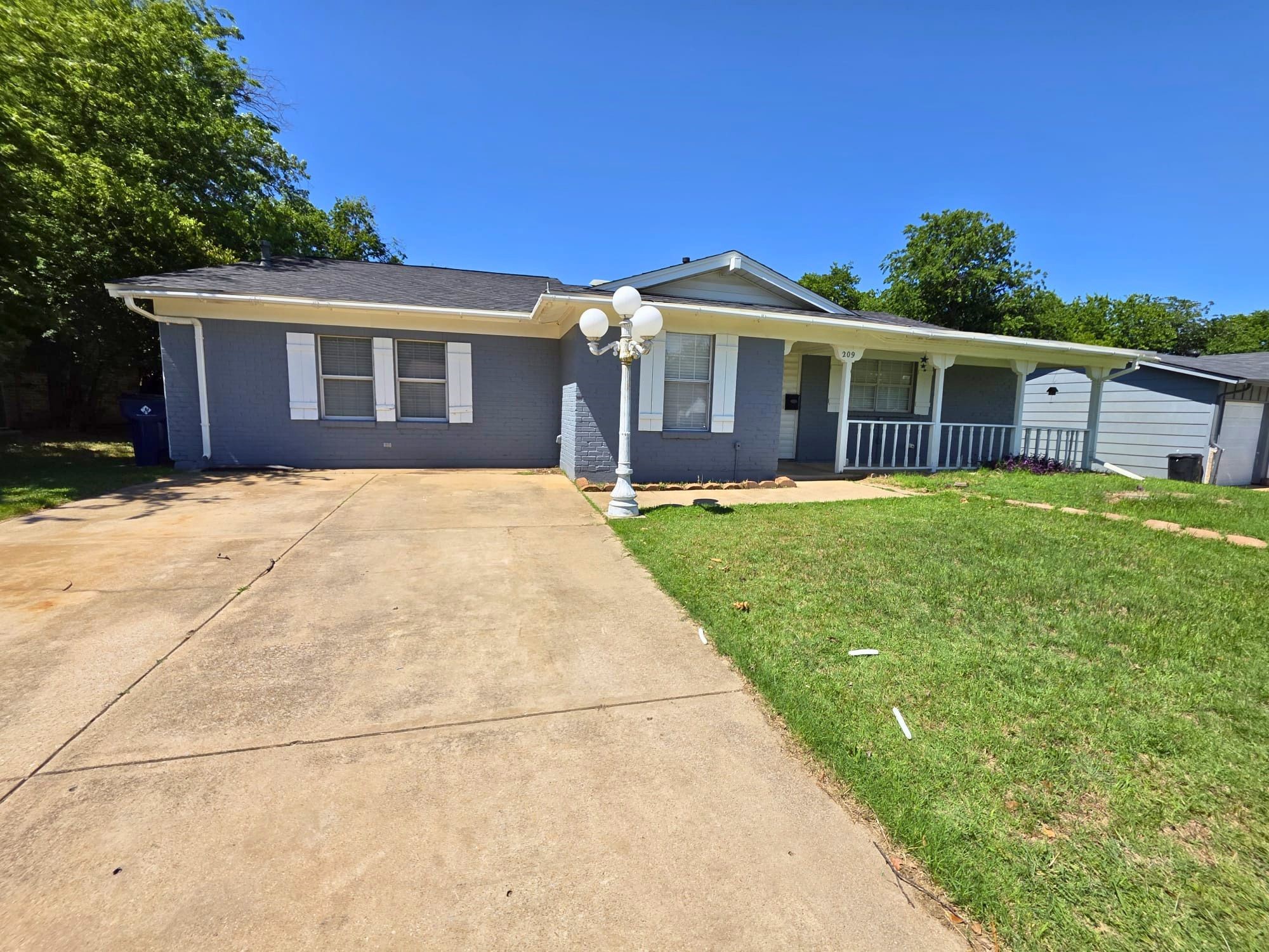 209 E Eller Avenue Crowley TX 76036