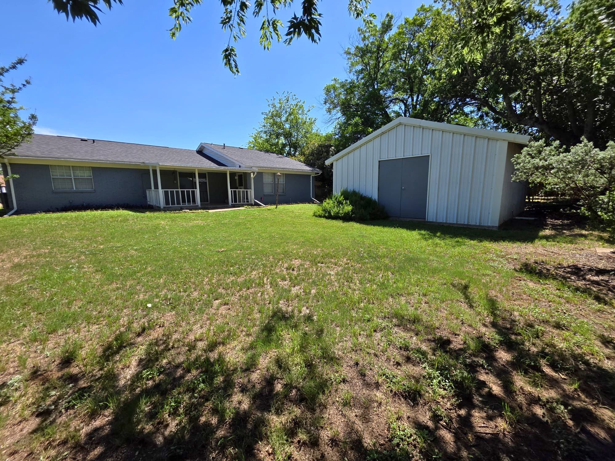 209 E Eller Avenue Crowley TX 76036