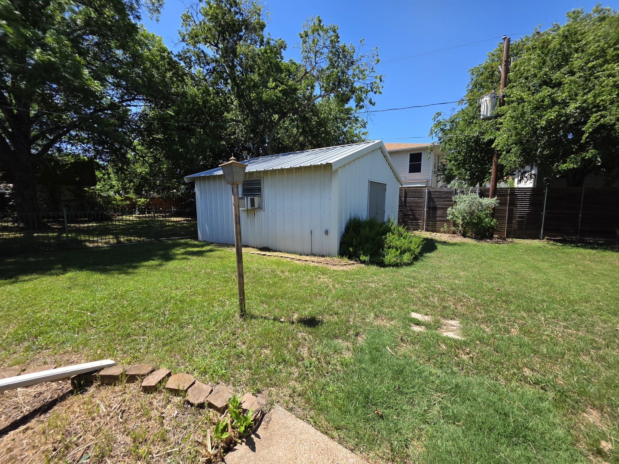 209 E Eller Avenue Crowley TX 76036