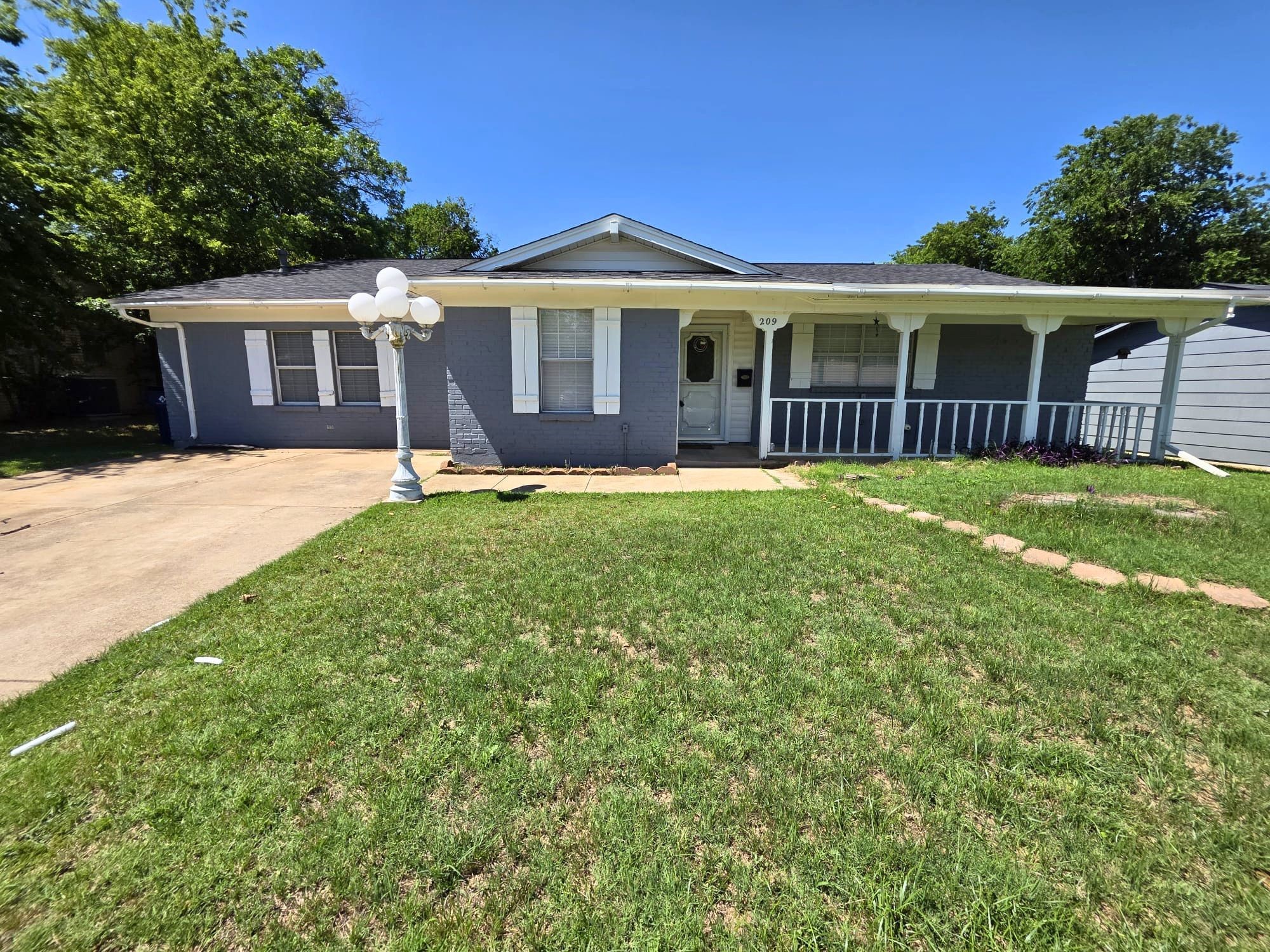 209 E Eller Avenue Crowley TX 76036
