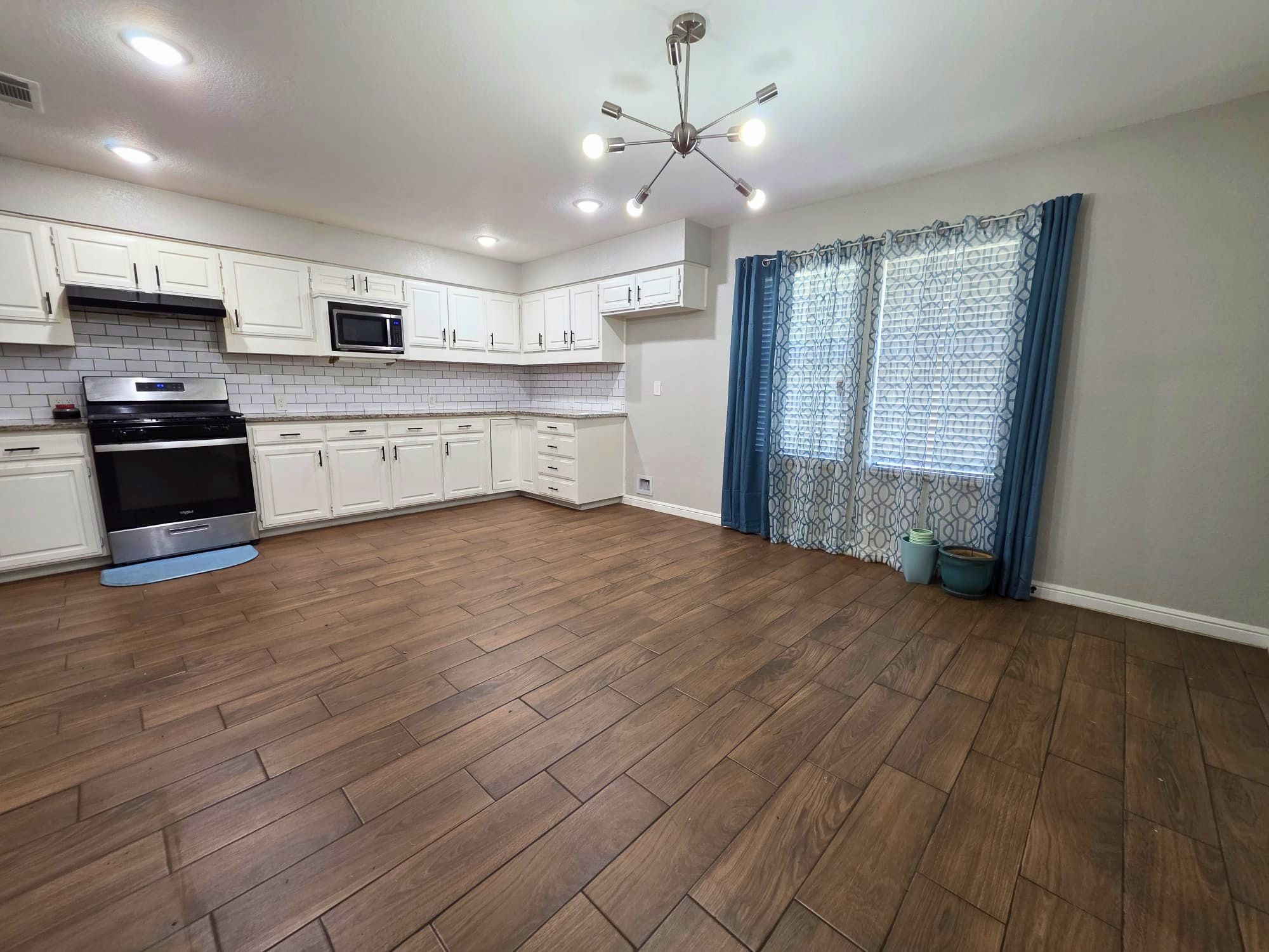 209 E Eller Avenue Crowley TX 76036