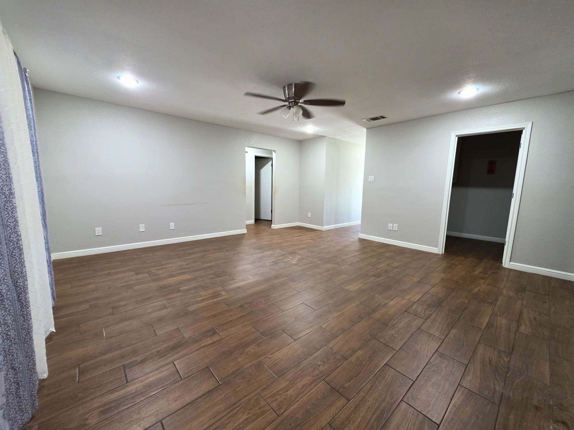 209 E Eller Avenue Crowley TX 76036