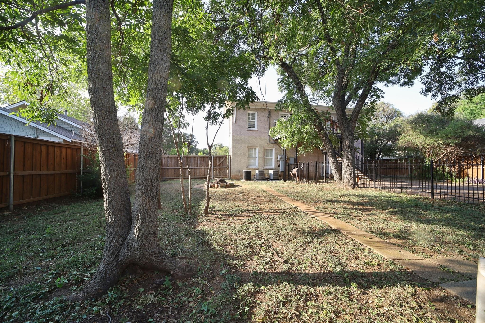 2226 W Rosedale Street S Fort Worth TX 76110