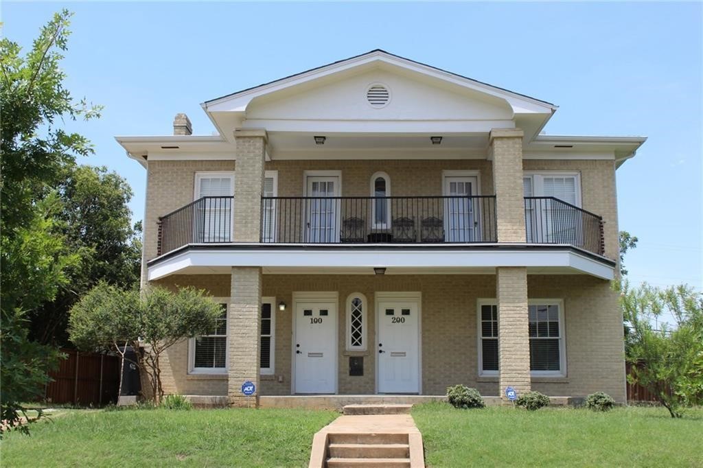 2226 W Rosedale Street S Fort Worth TX 76110