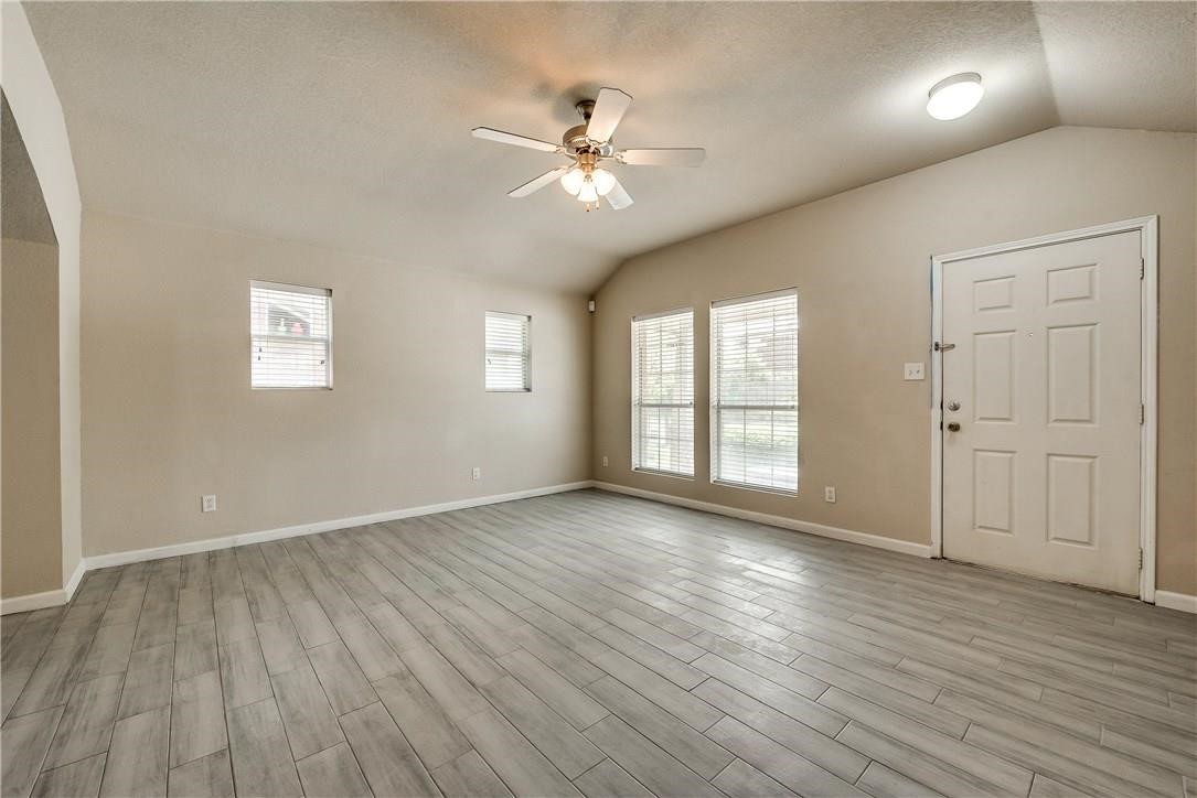 952 Bentwood Trail Grand Prairie TX 75052