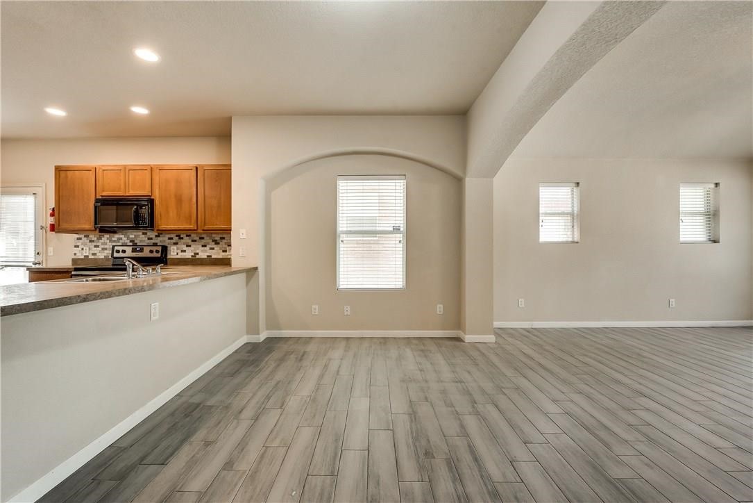 952 Bentwood Trail Grand Prairie TX 75052