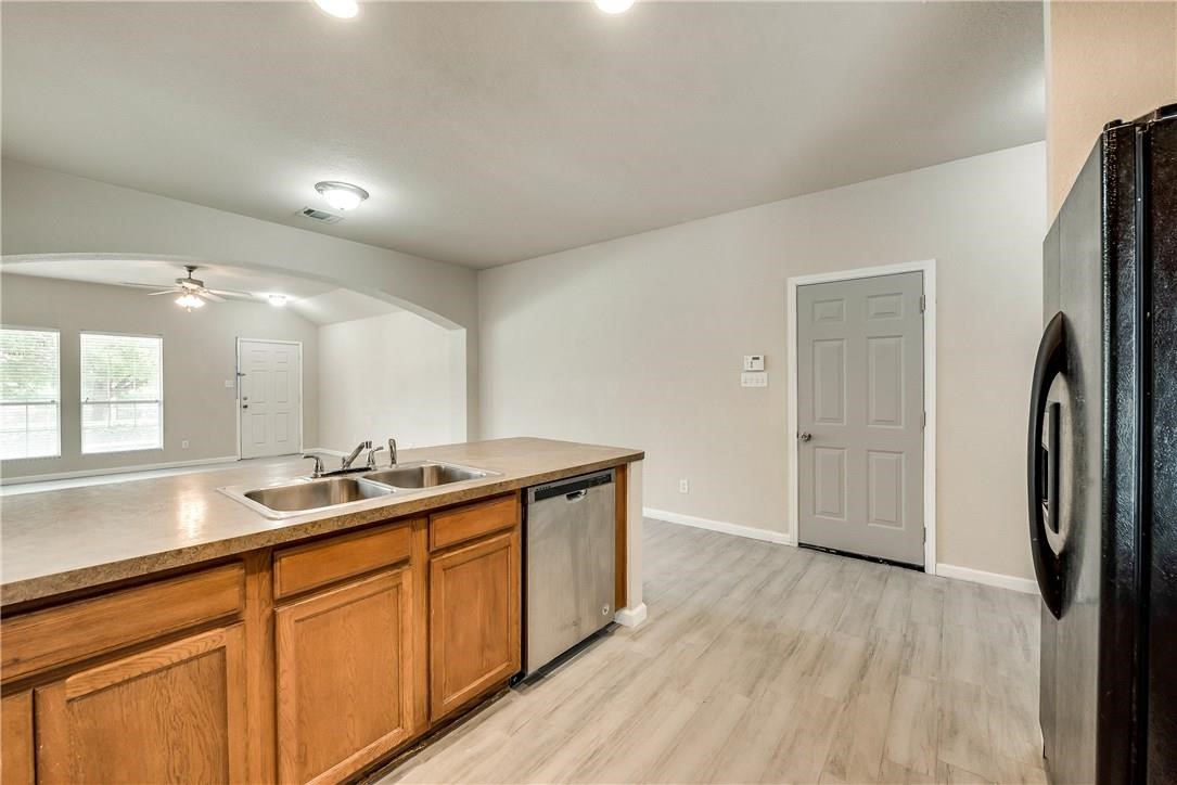 952 Bentwood Trail Grand Prairie TX 75052