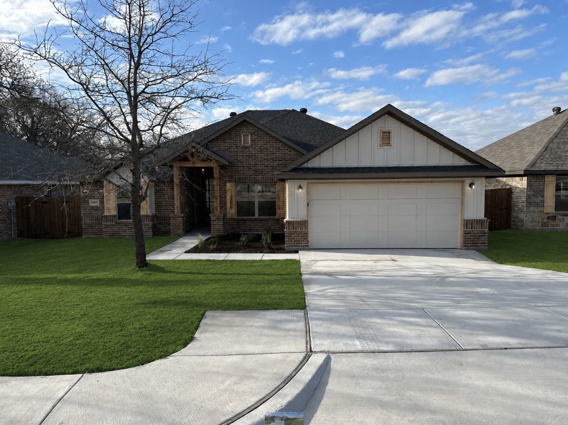 1664 Whiterock Weatherford TX 76087