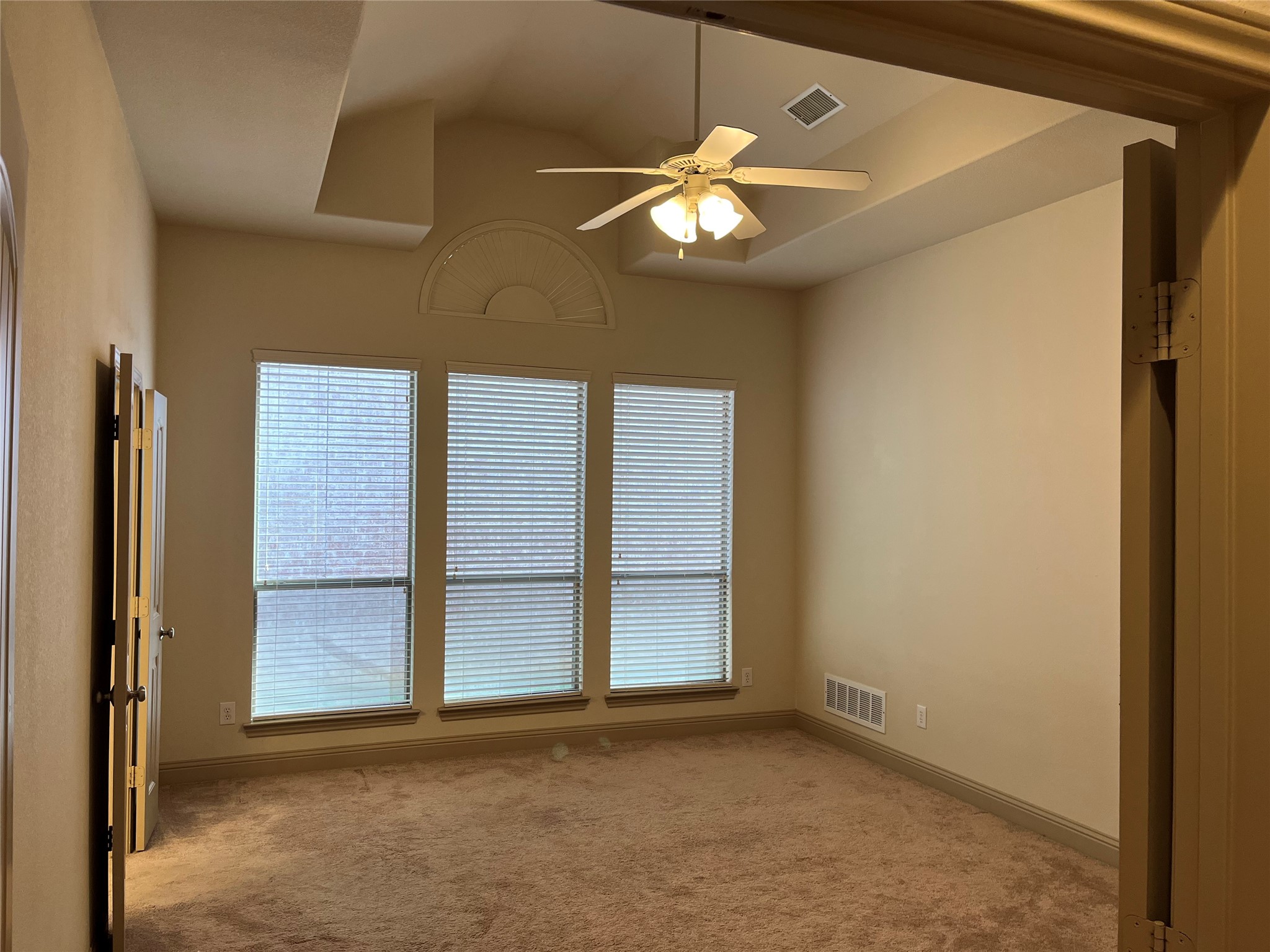 817 La Cima Irving TX 75039