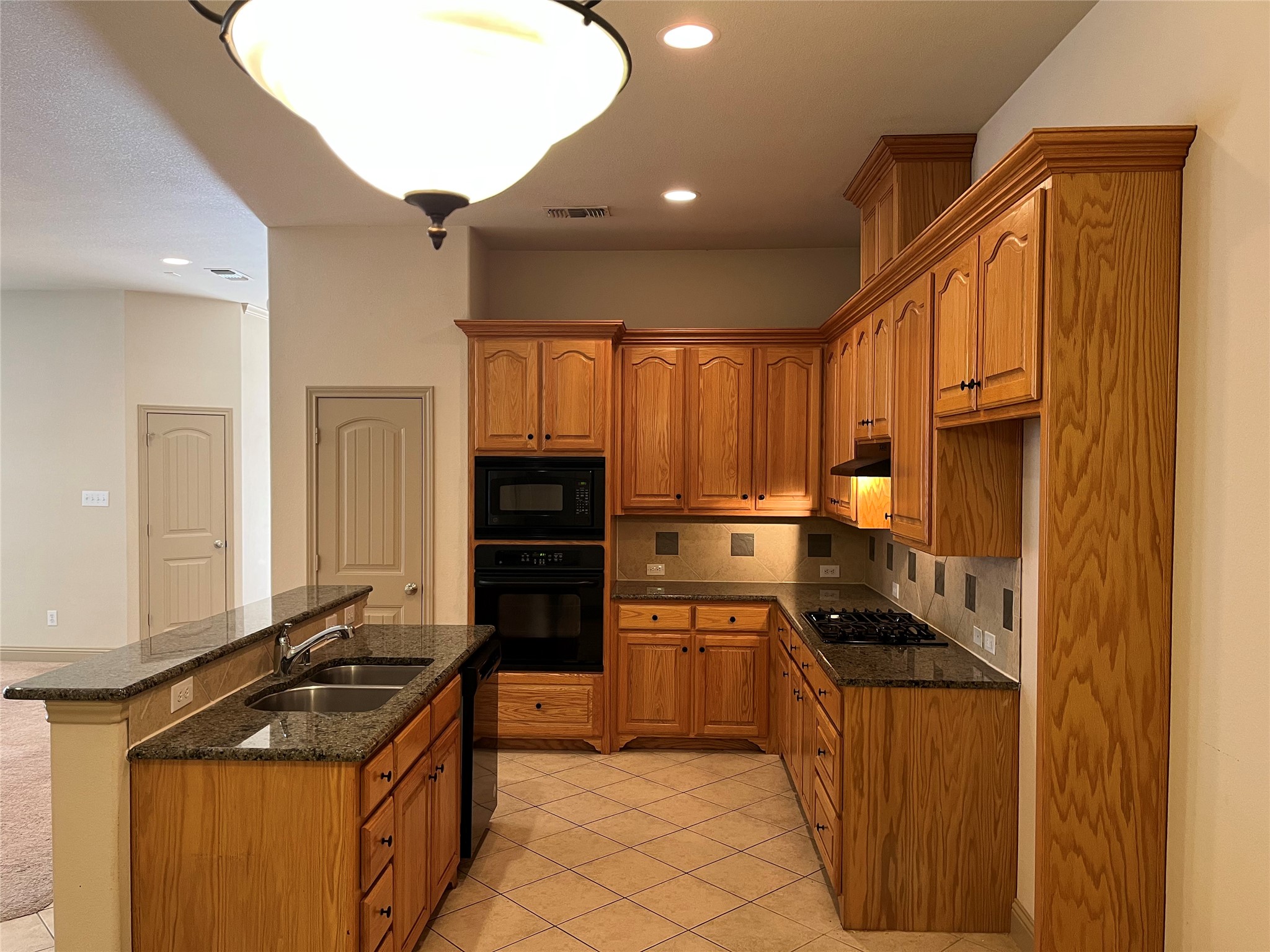 817 La Cima Irving TX 75039