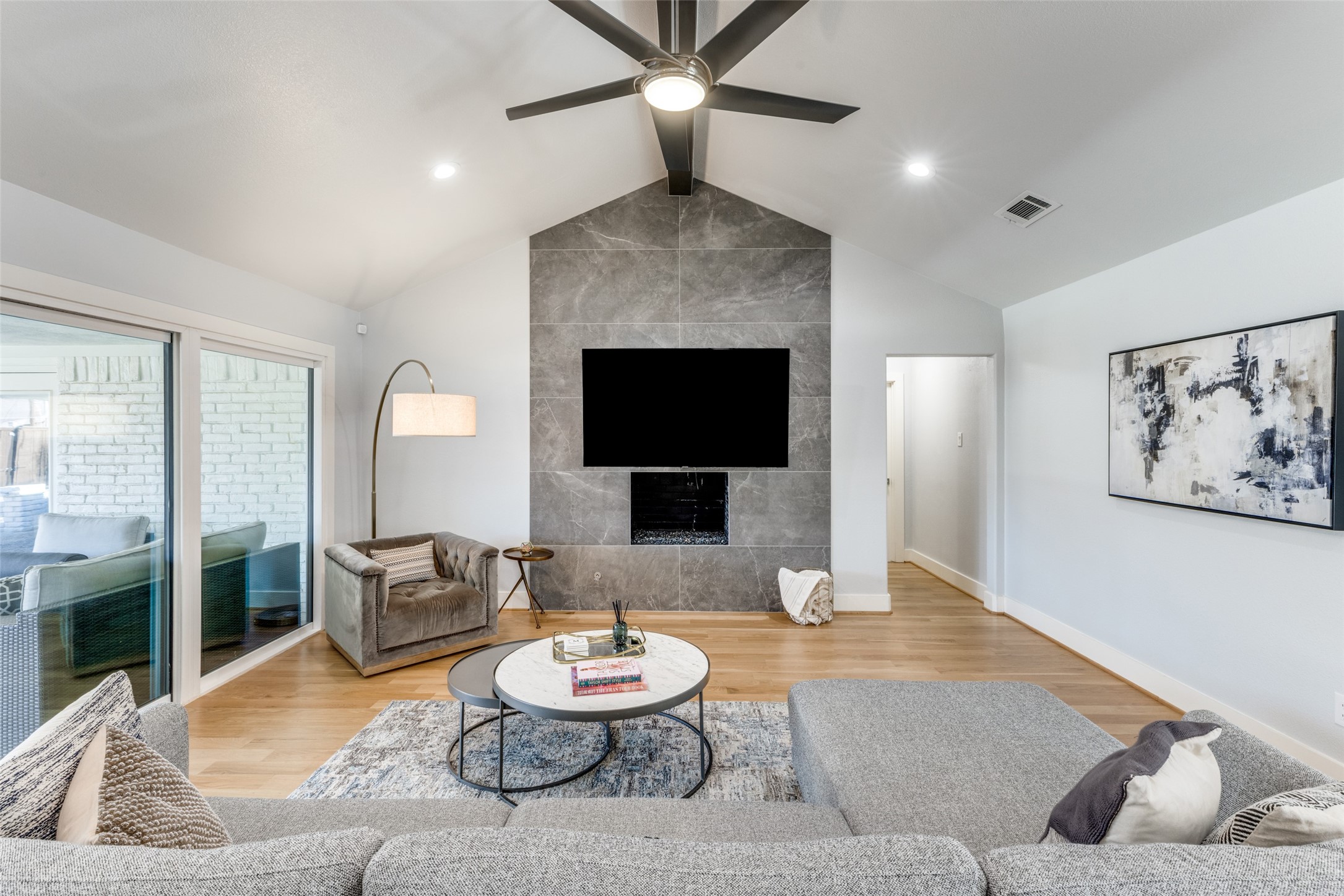 3883 Regent Drive Dallas TX 75229