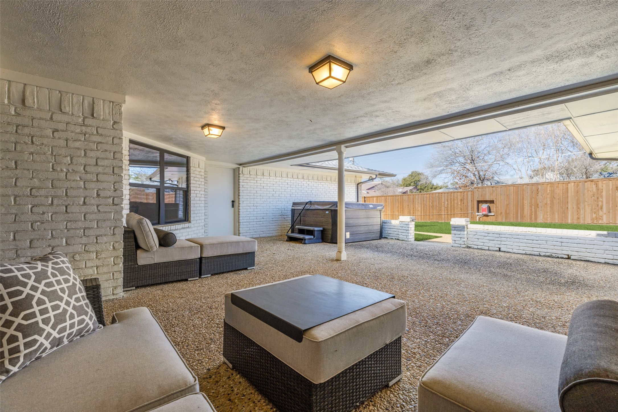 3883 Regent Drive Dallas TX 75229