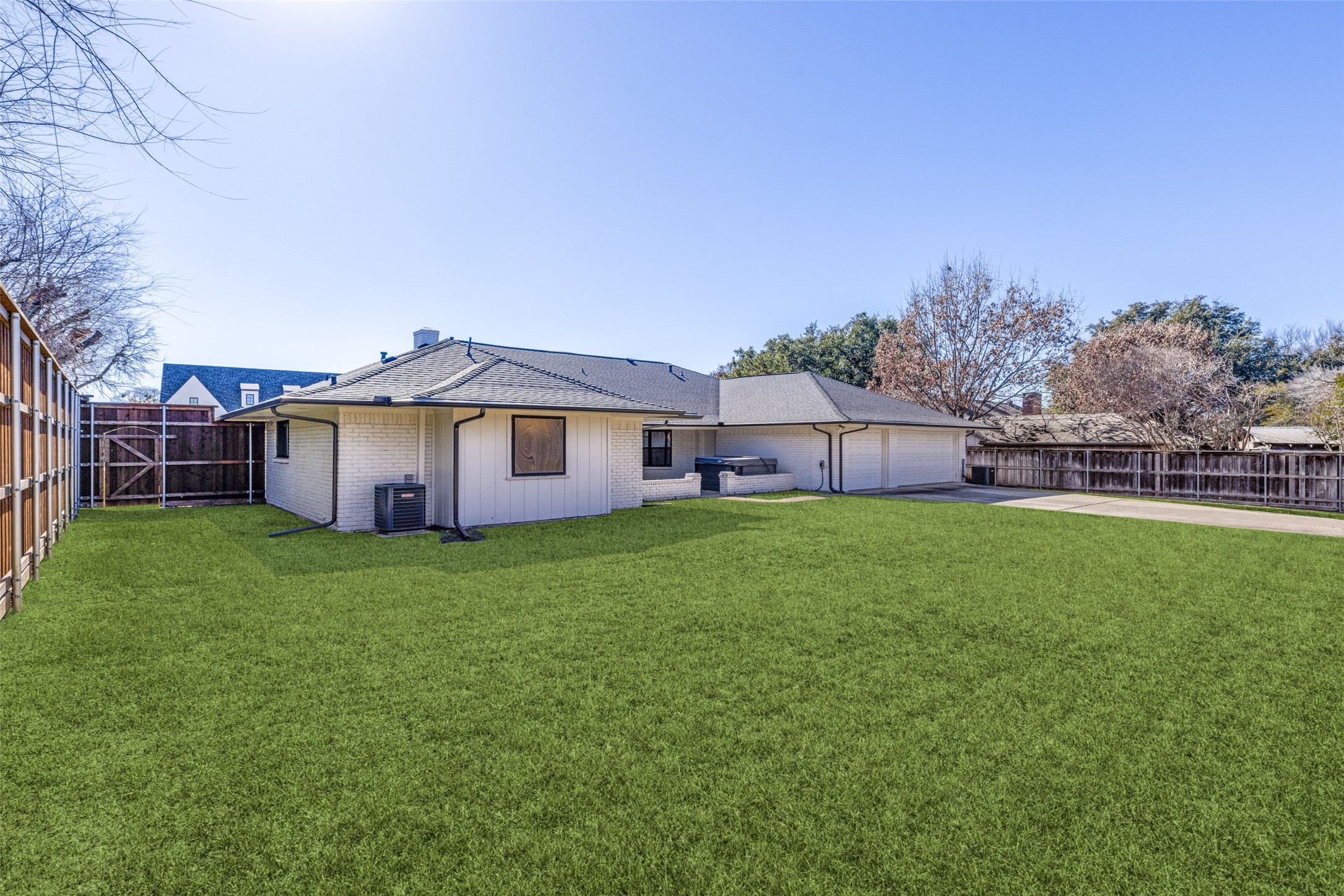 3883 Regent Drive Dallas TX 75229