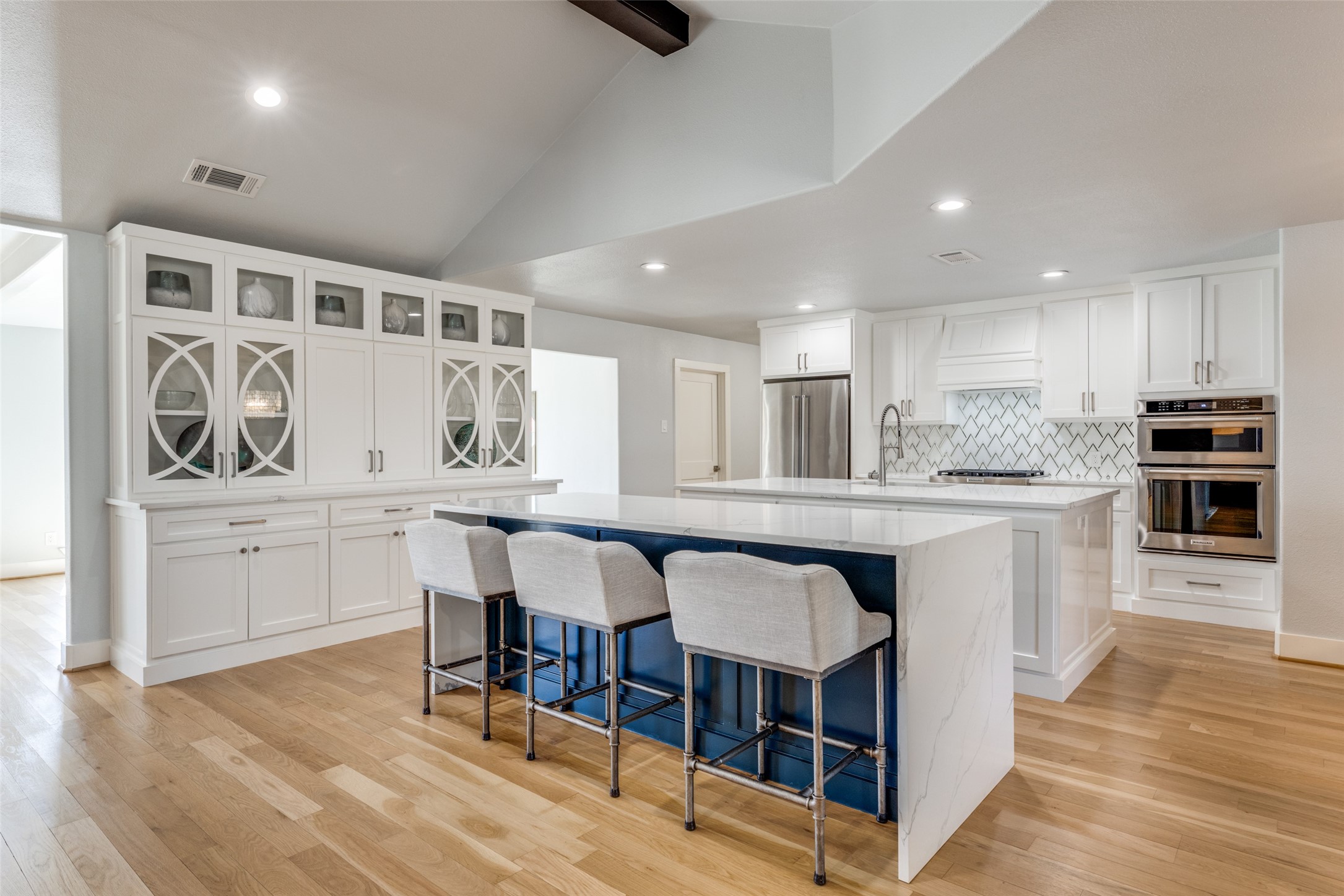 3883 Regent Drive Dallas TX 75229