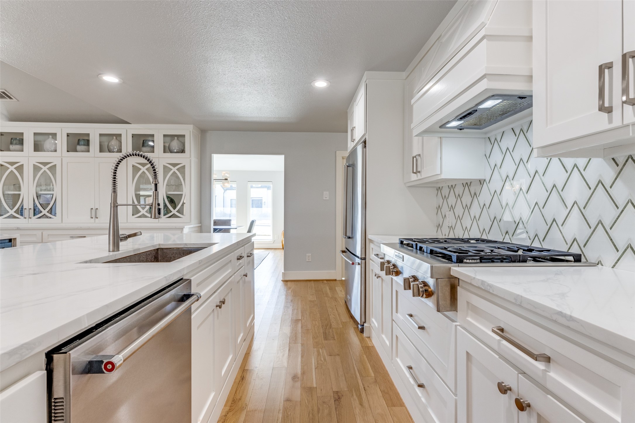 3883 Regent Drive Dallas TX 75229