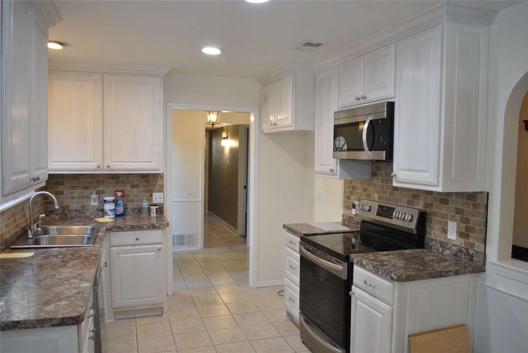 720 Ash Street Burleson TX 76028