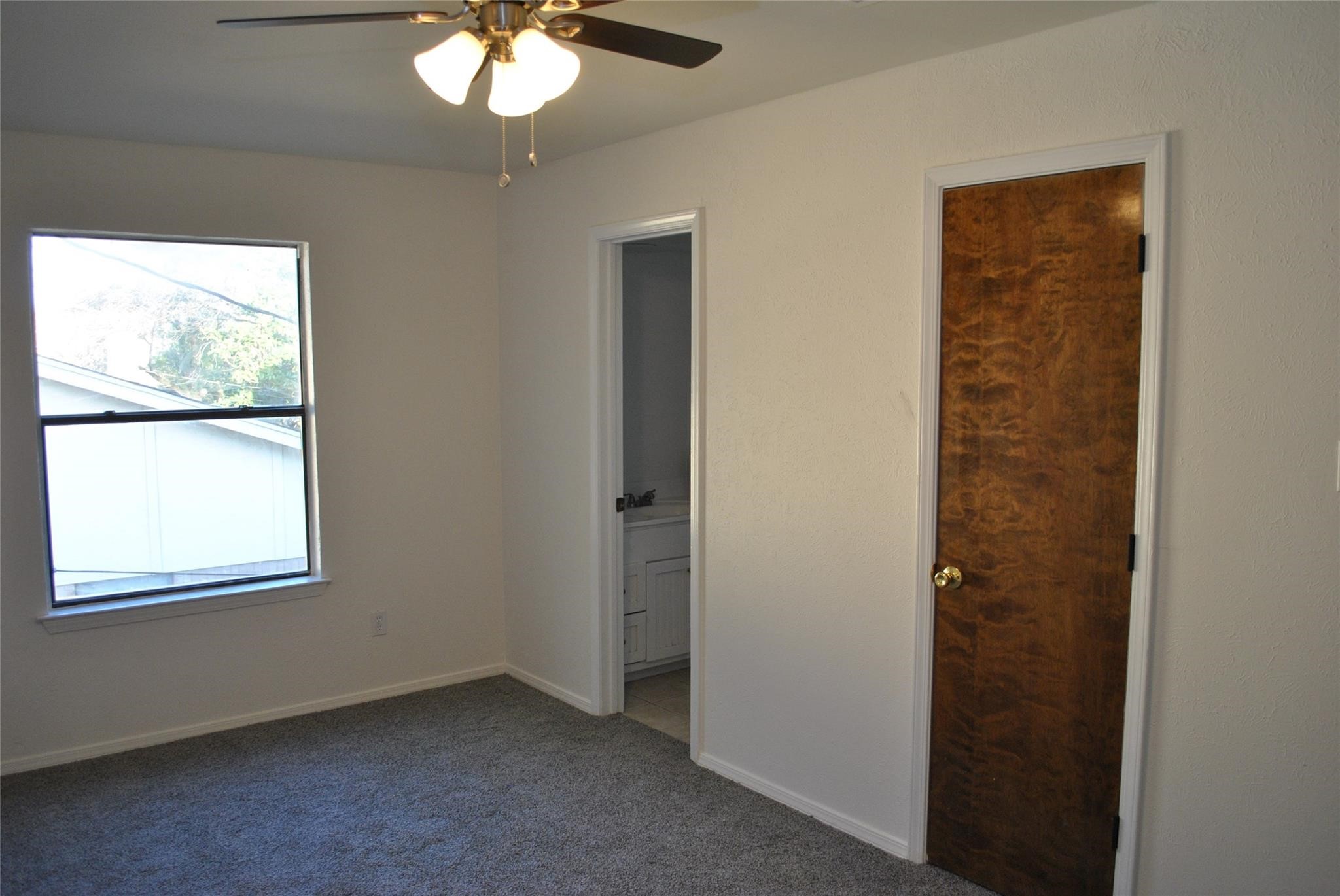720 Ash Street Burleson TX 76028