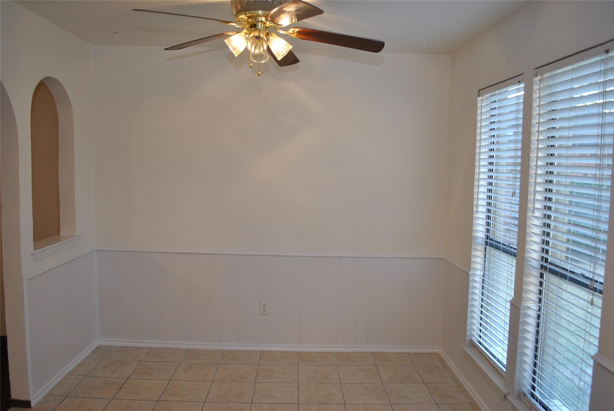 720 Ash Street Burleson TX 76028