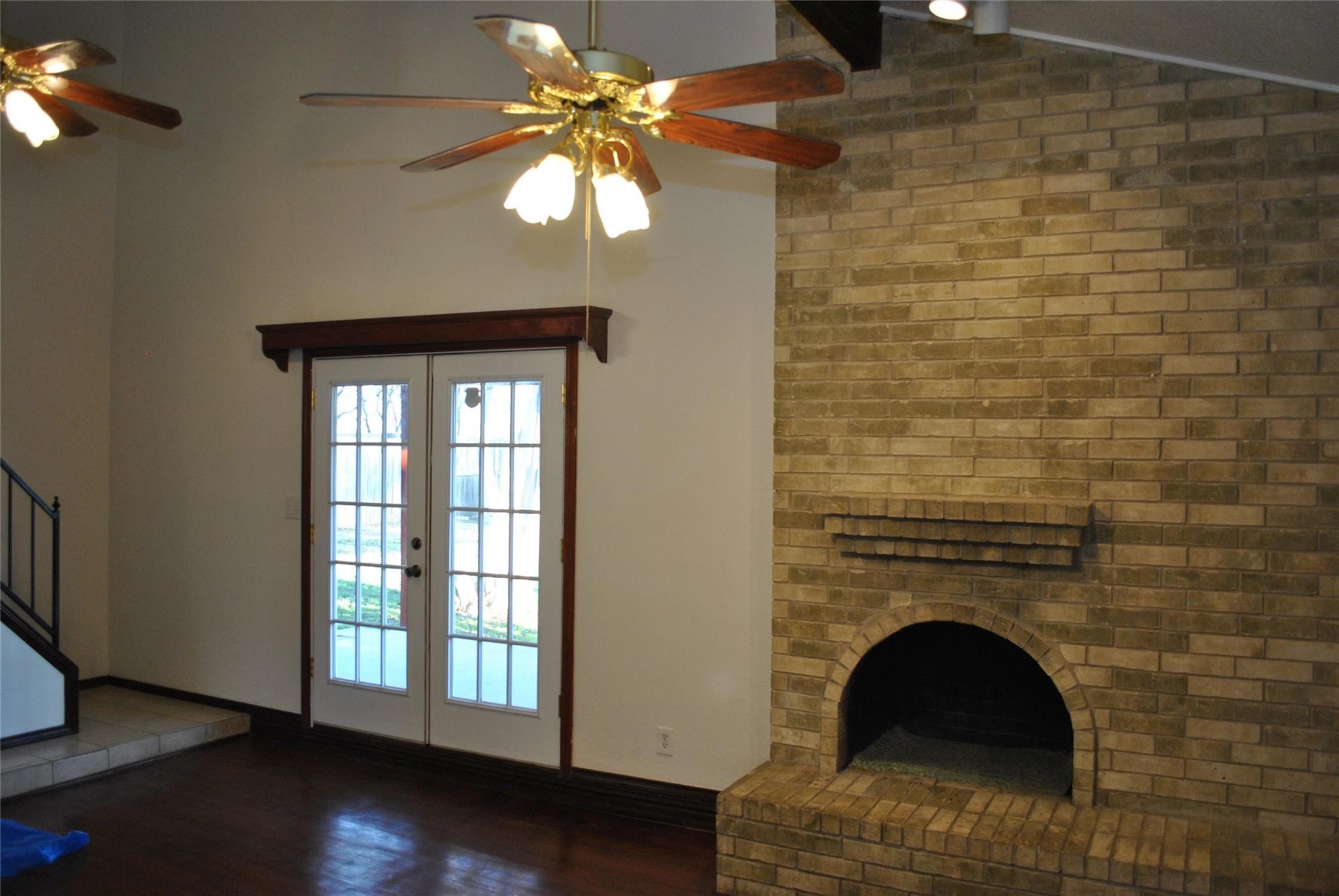 720 Ash Street Burleson TX 76028