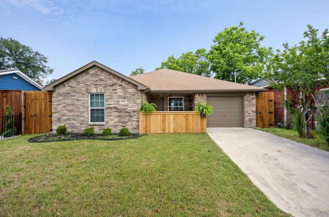 1907 Nomas Street Dallas TX 75212