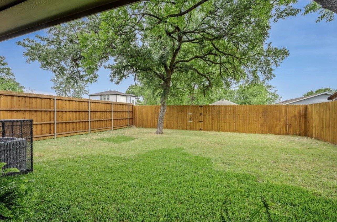 1907 Nomas Street Dallas TX 75212