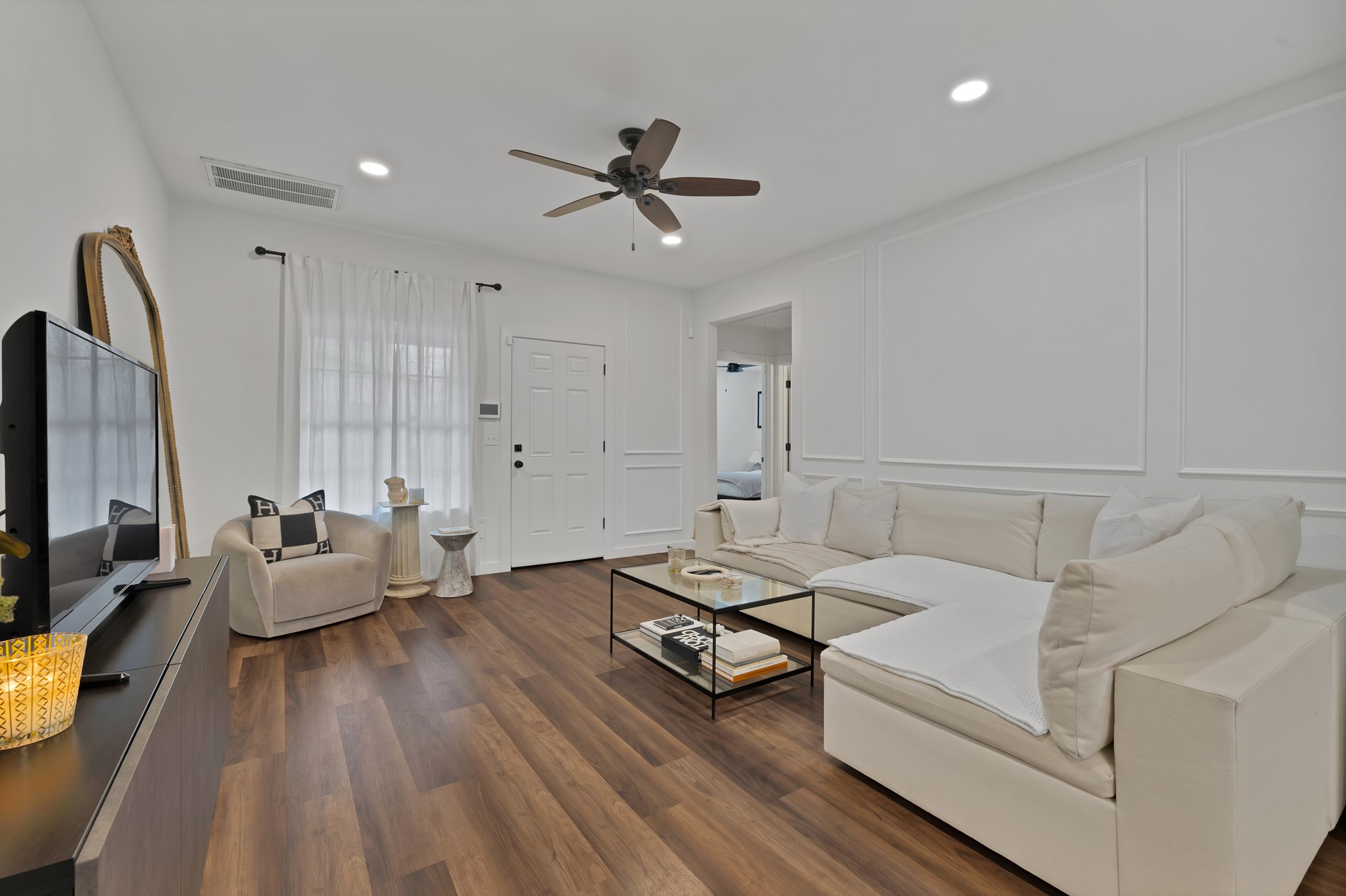 1907 Nomas Street Dallas TX 75212