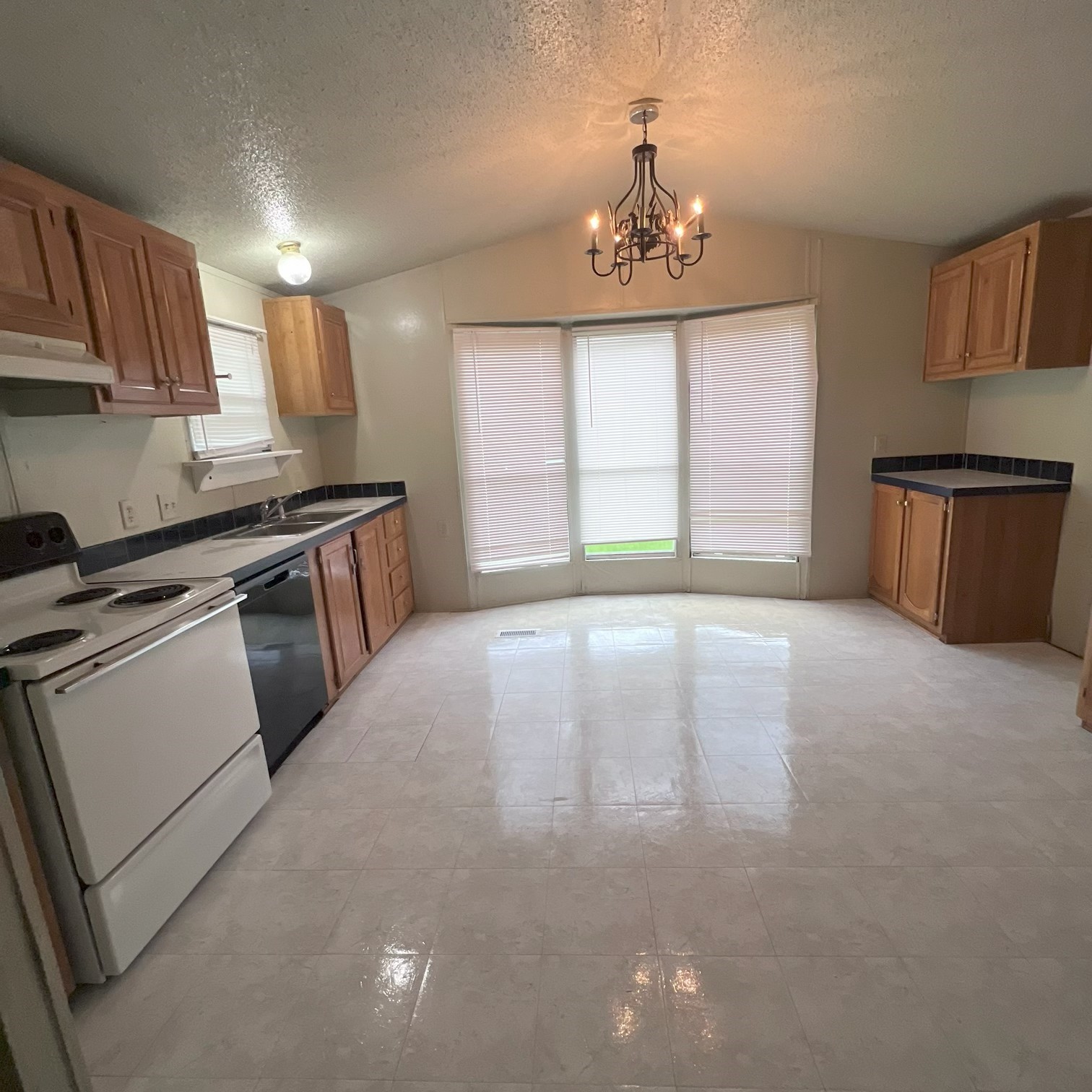 3007 Inwood Trail Granbury TX 76048