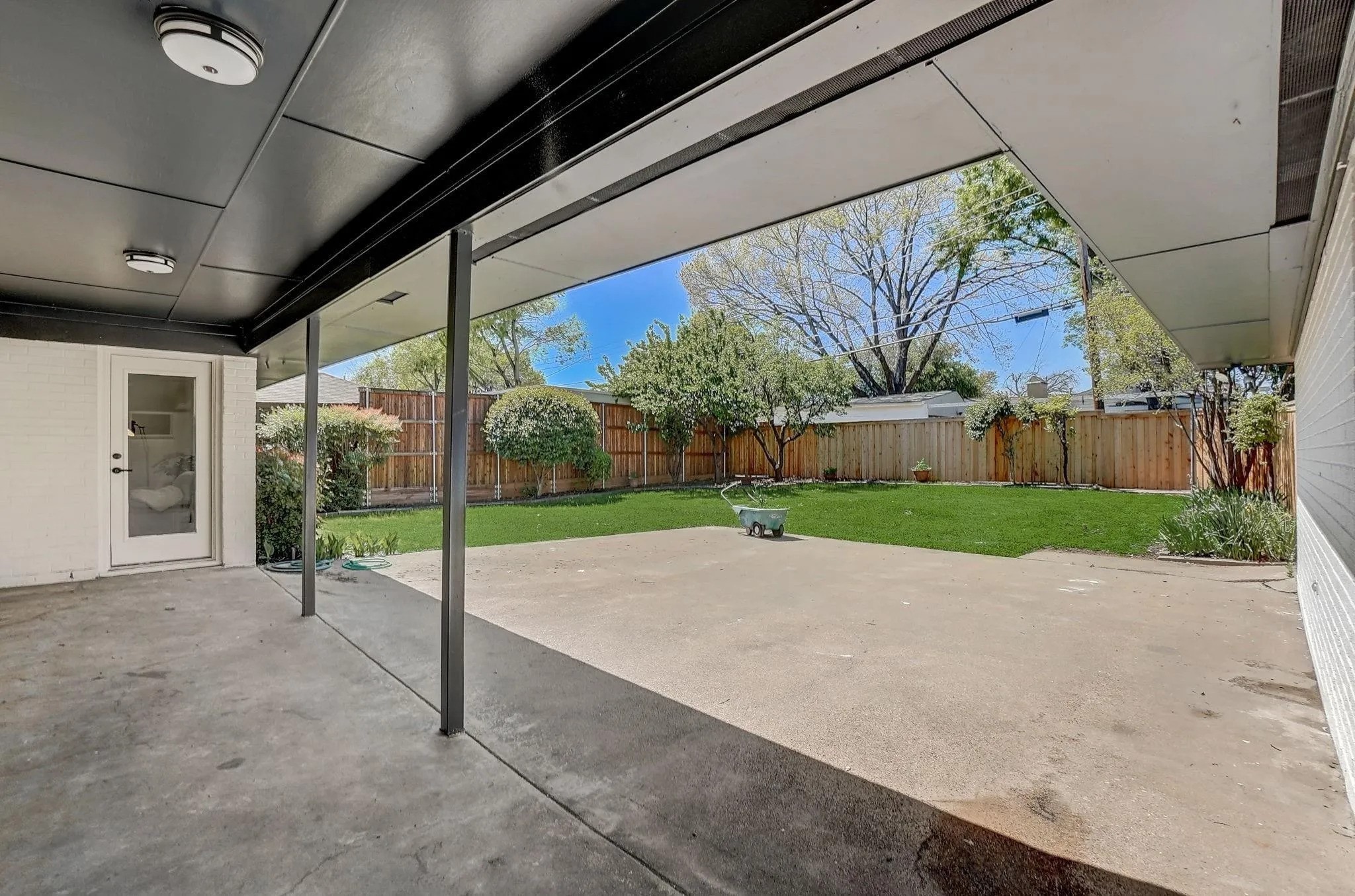 3040 Ponder Place Dallas TX 75229