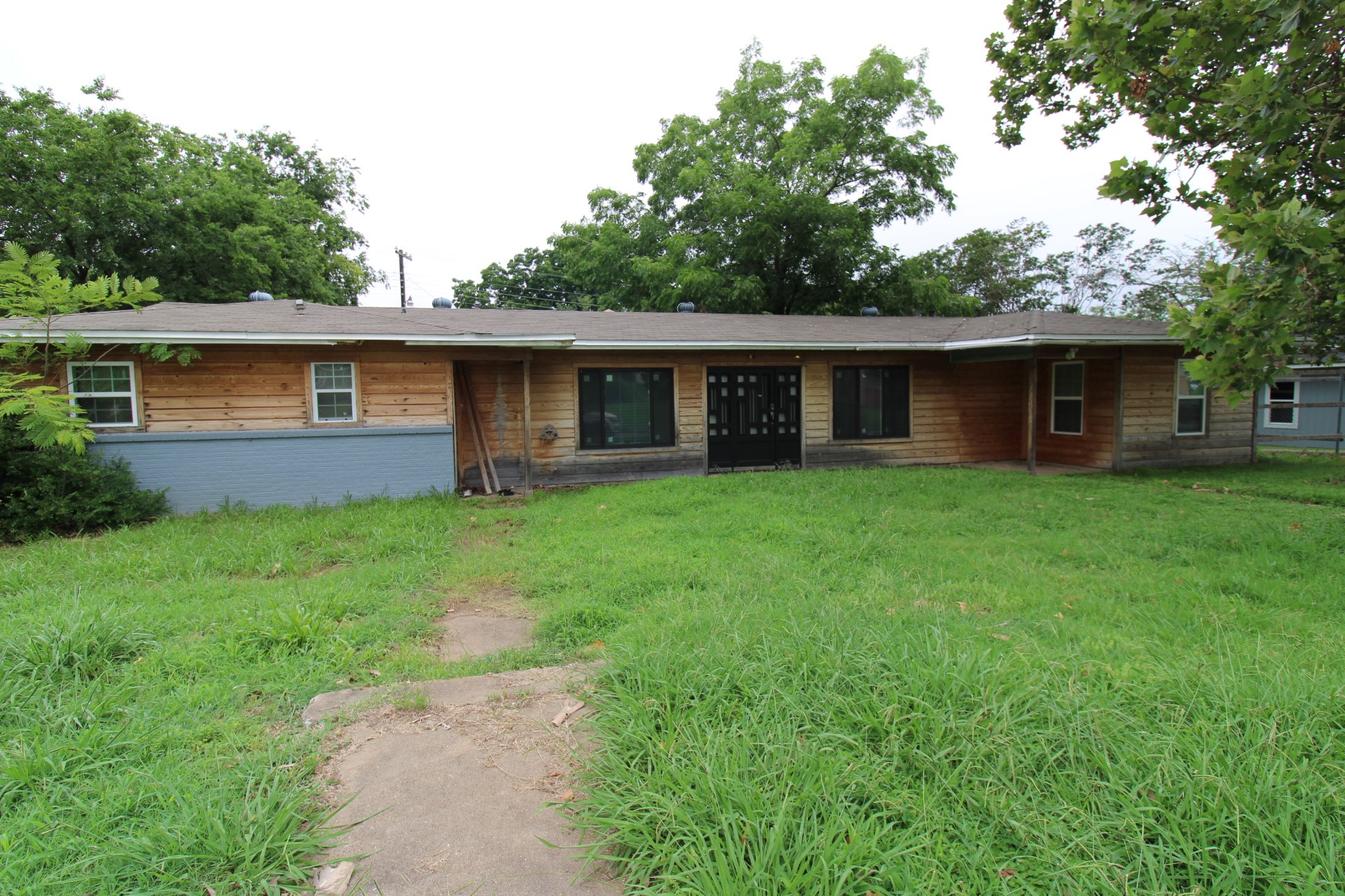 17 Macarthur Drive Denison TX 75020