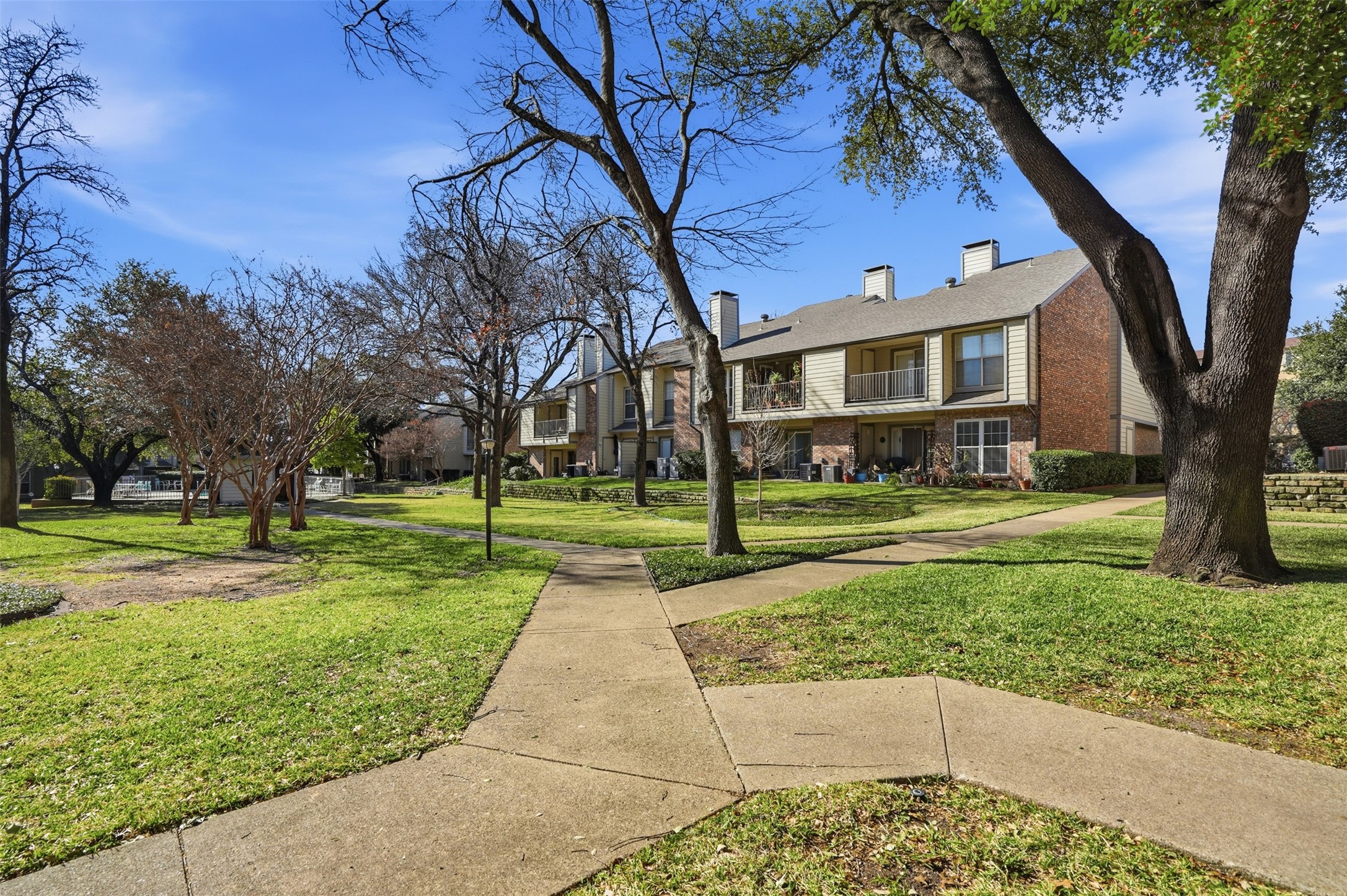 2535 Wedglea Drive Dallas TX 75211