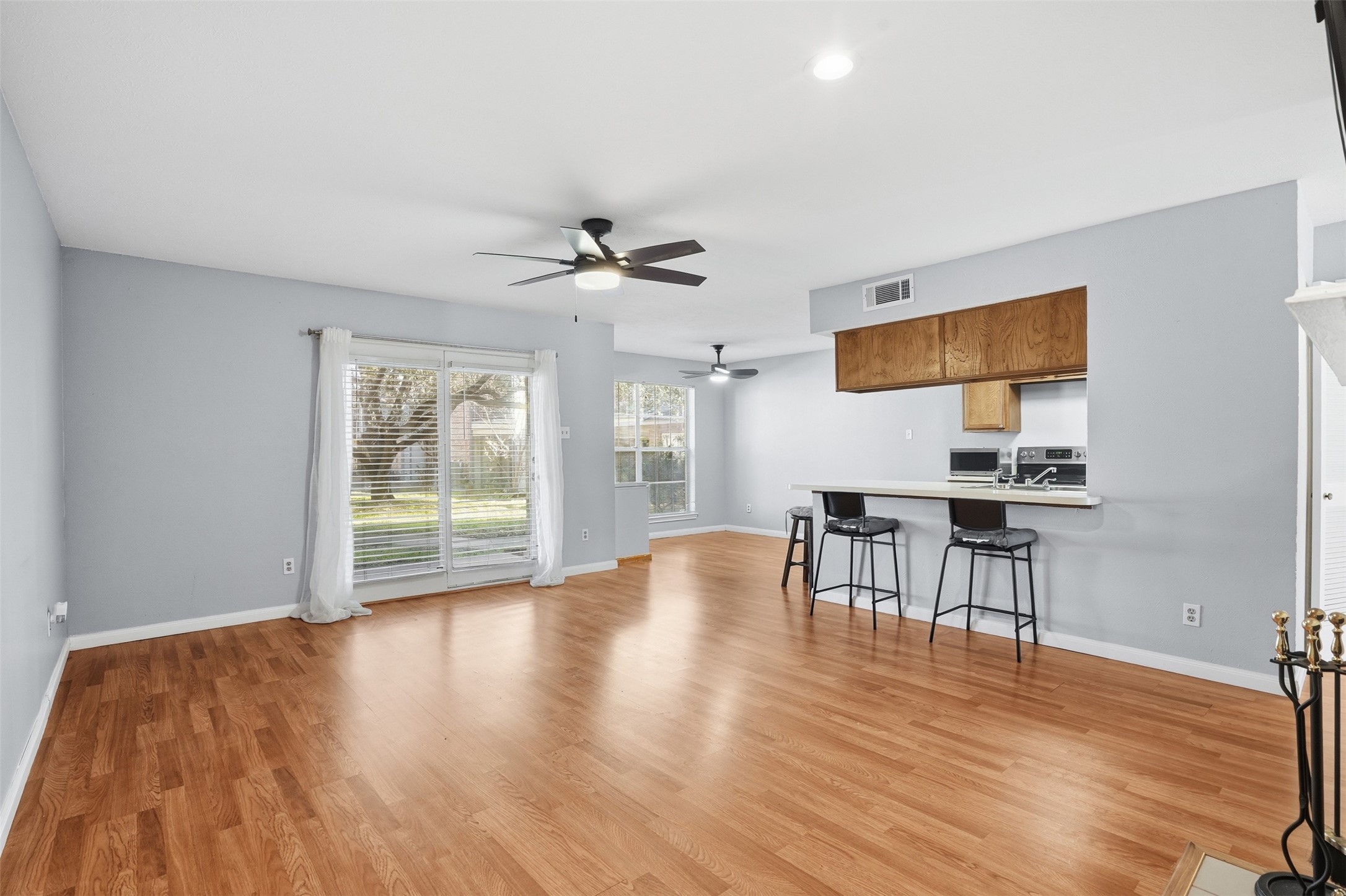 2535 Wedglea Drive Dallas TX 75211