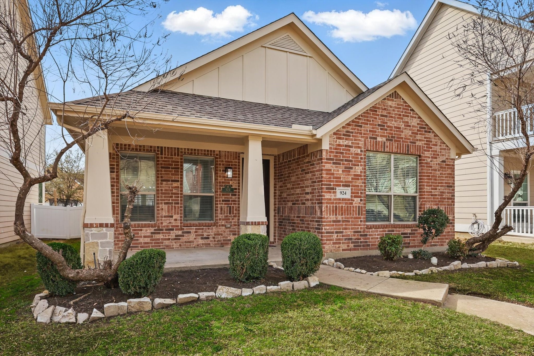 924 Charleston Lane Savannah TX 76227