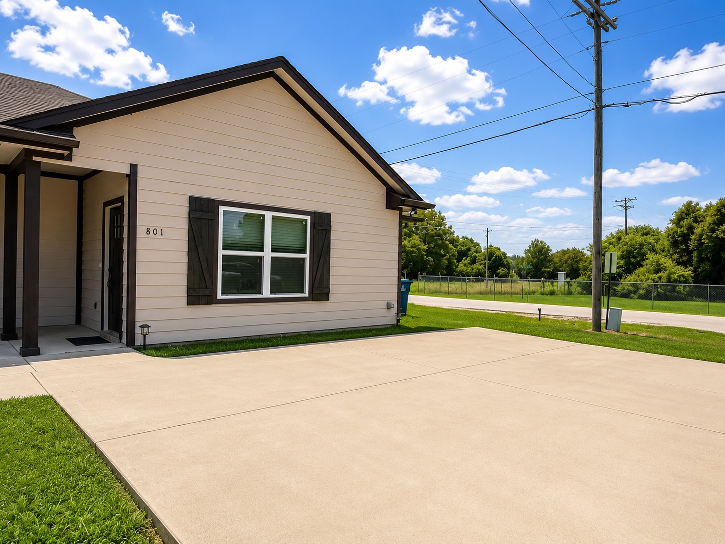 801 Meadowlark Circle Granbury TX 76049