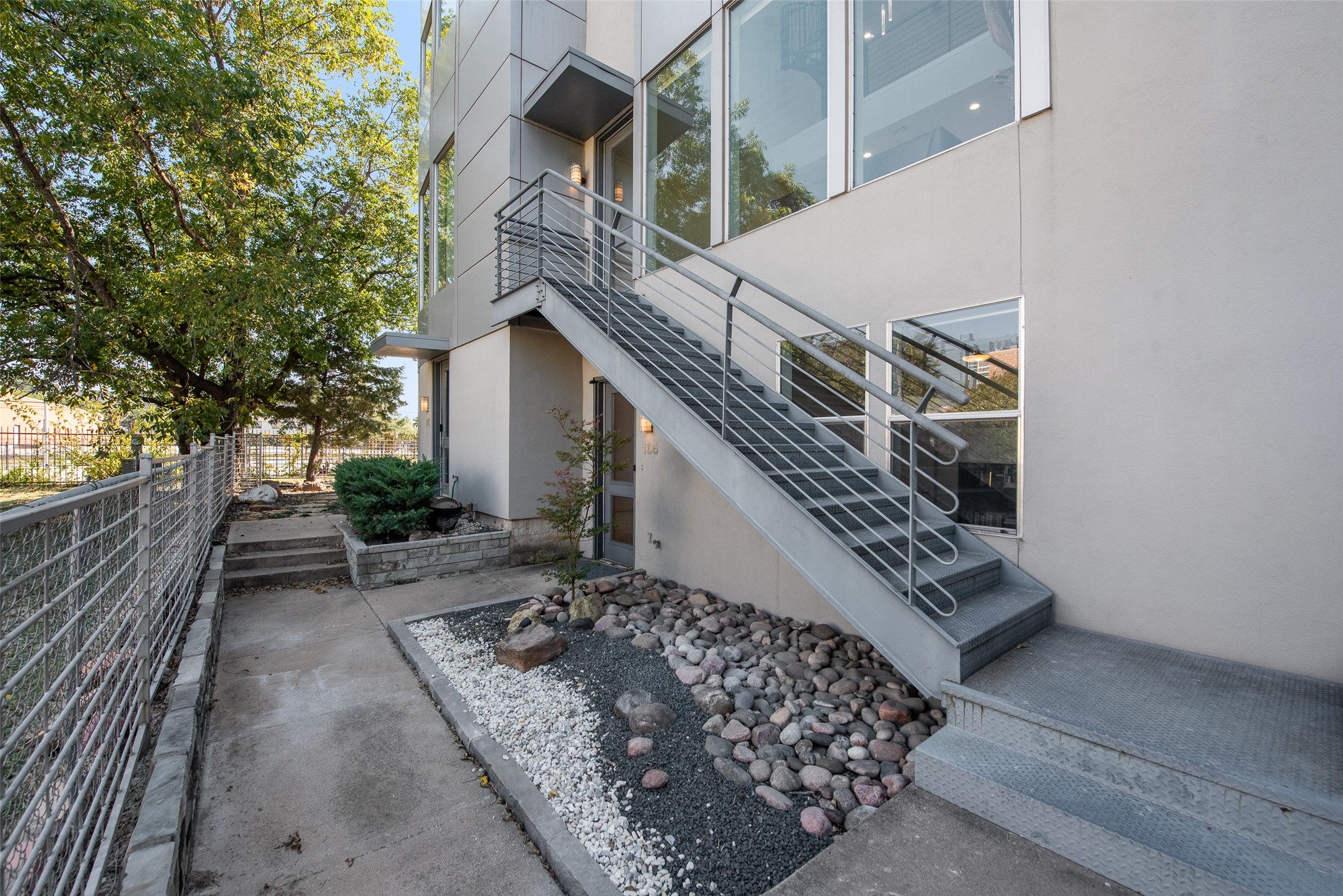 959 W Bluff Street Fort Worth TX 76102